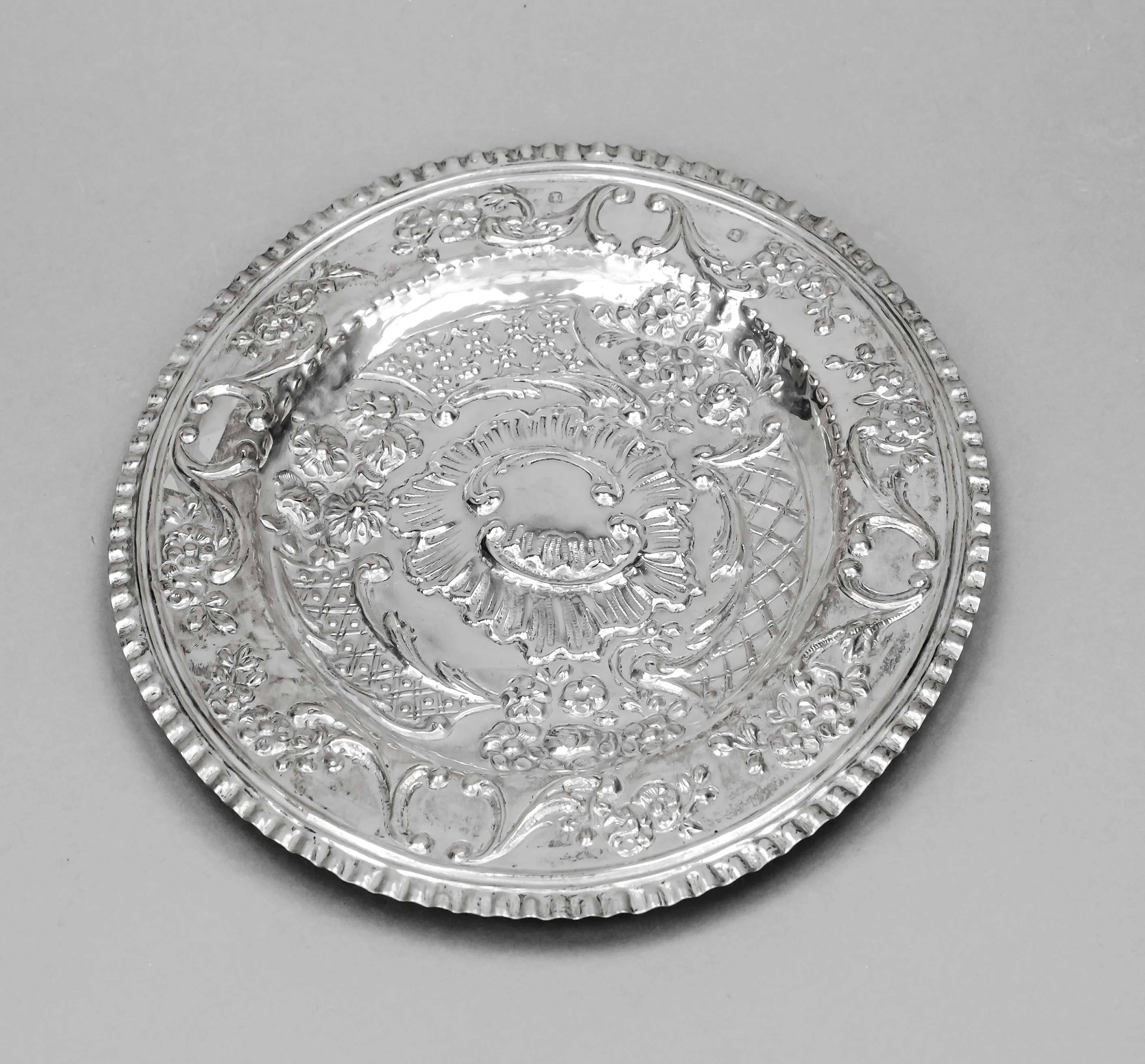 Reliefteller, um 1900, wohl unter