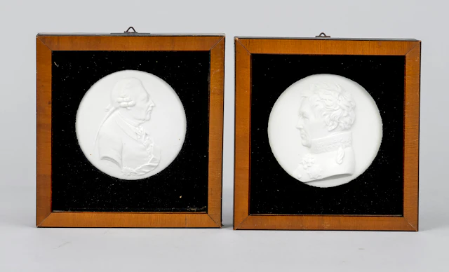 2 runde Portrait-Reliefs, 1. H. 2