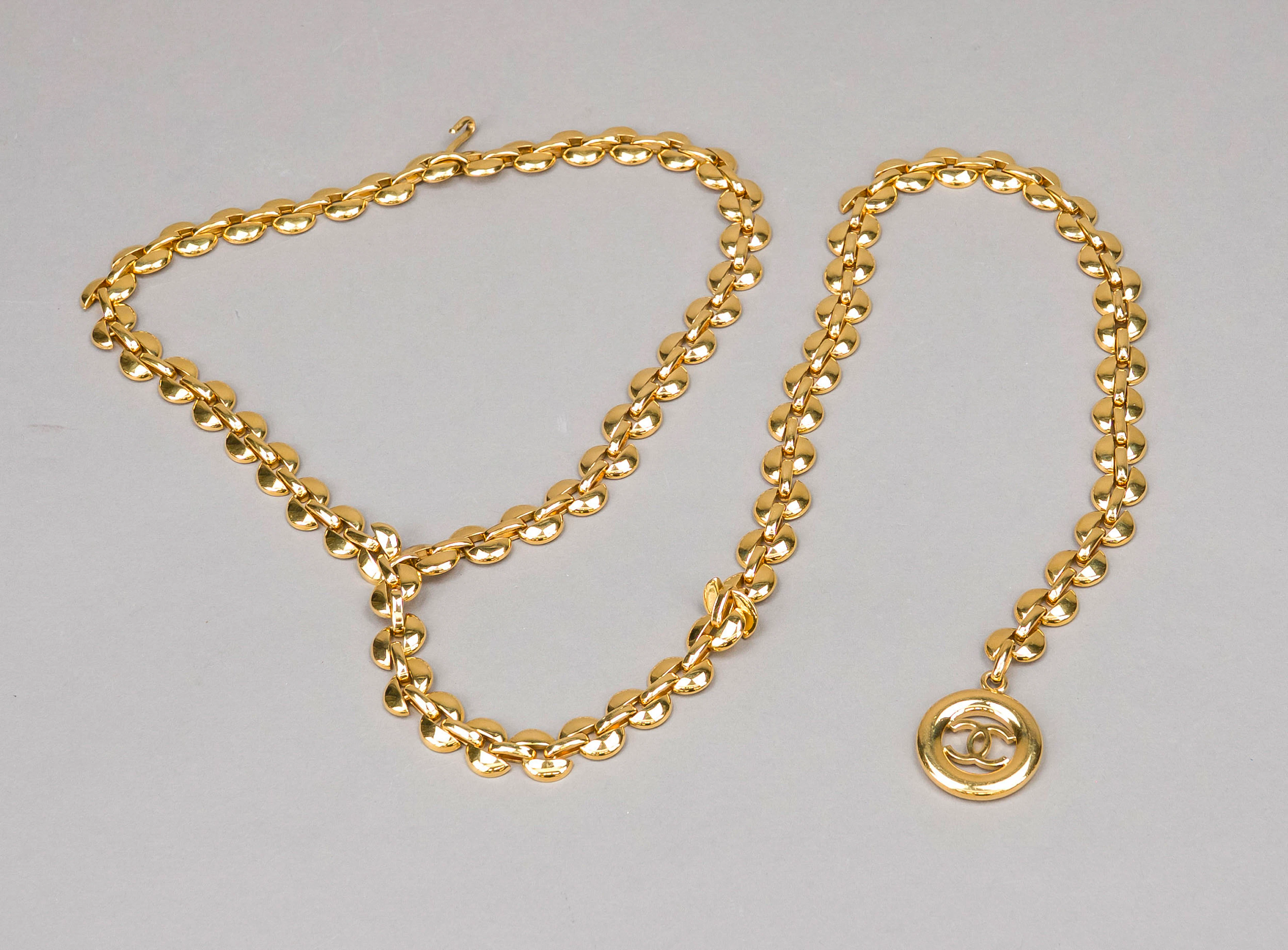 Chanel, Vintage Kettegürtel mit L