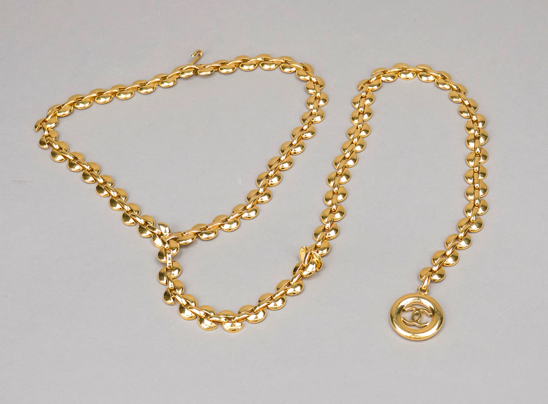 Chanel, Vintage Kettegürtel mit L