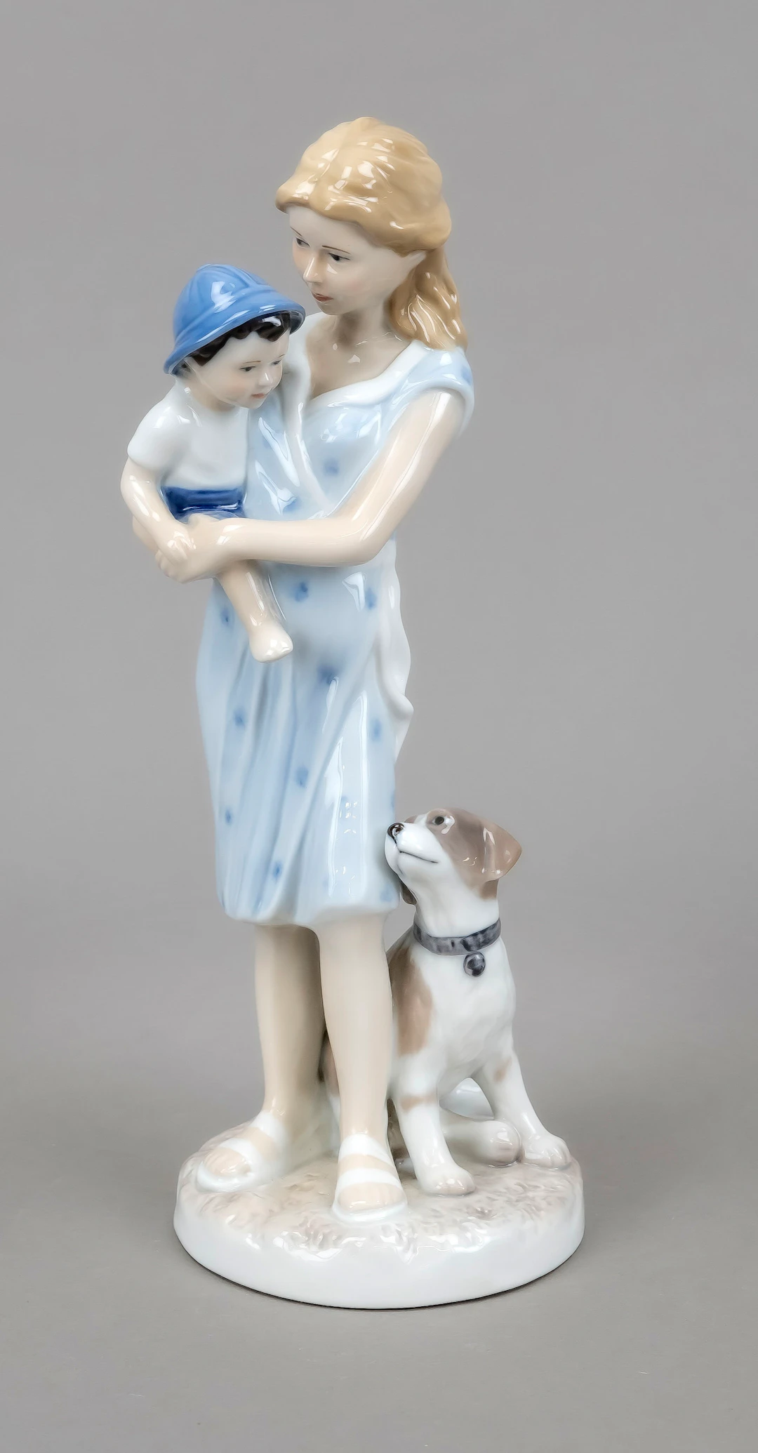 Mutter mit Kind und Hund, Royal C