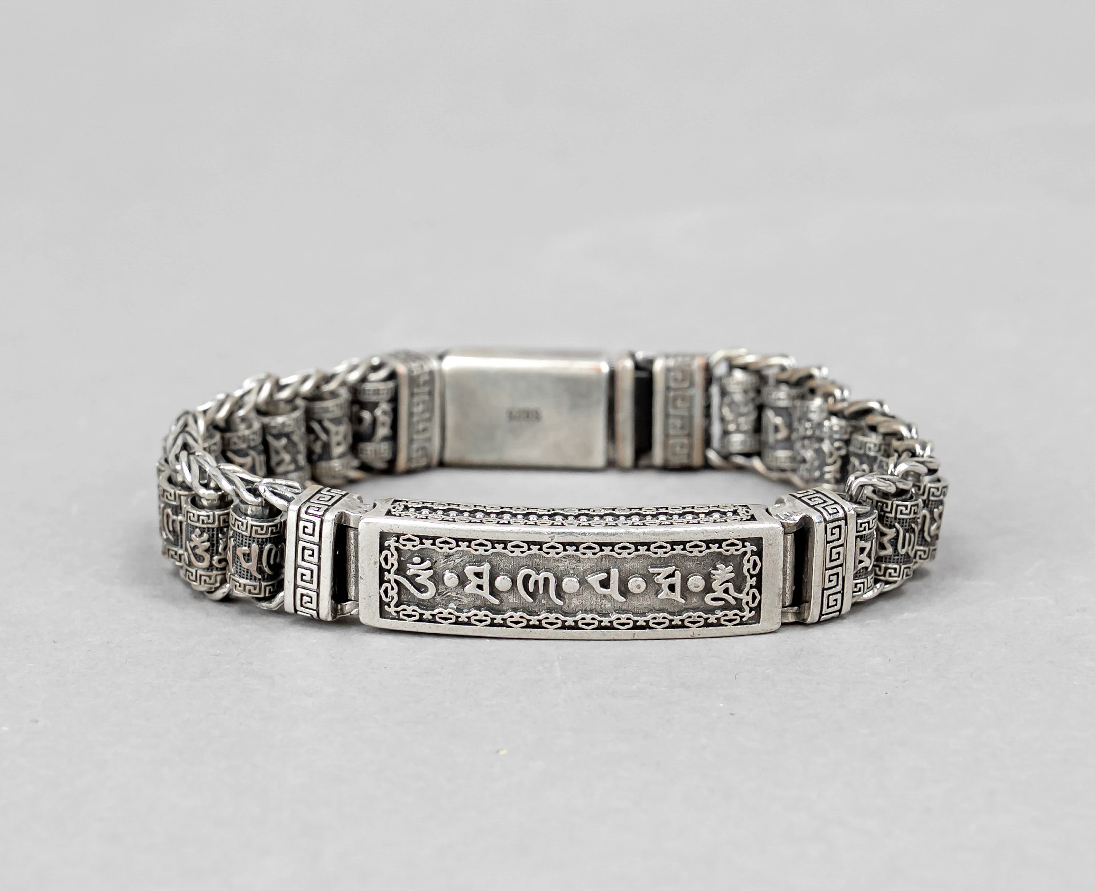 Armband nach tibetischen Vorlagen