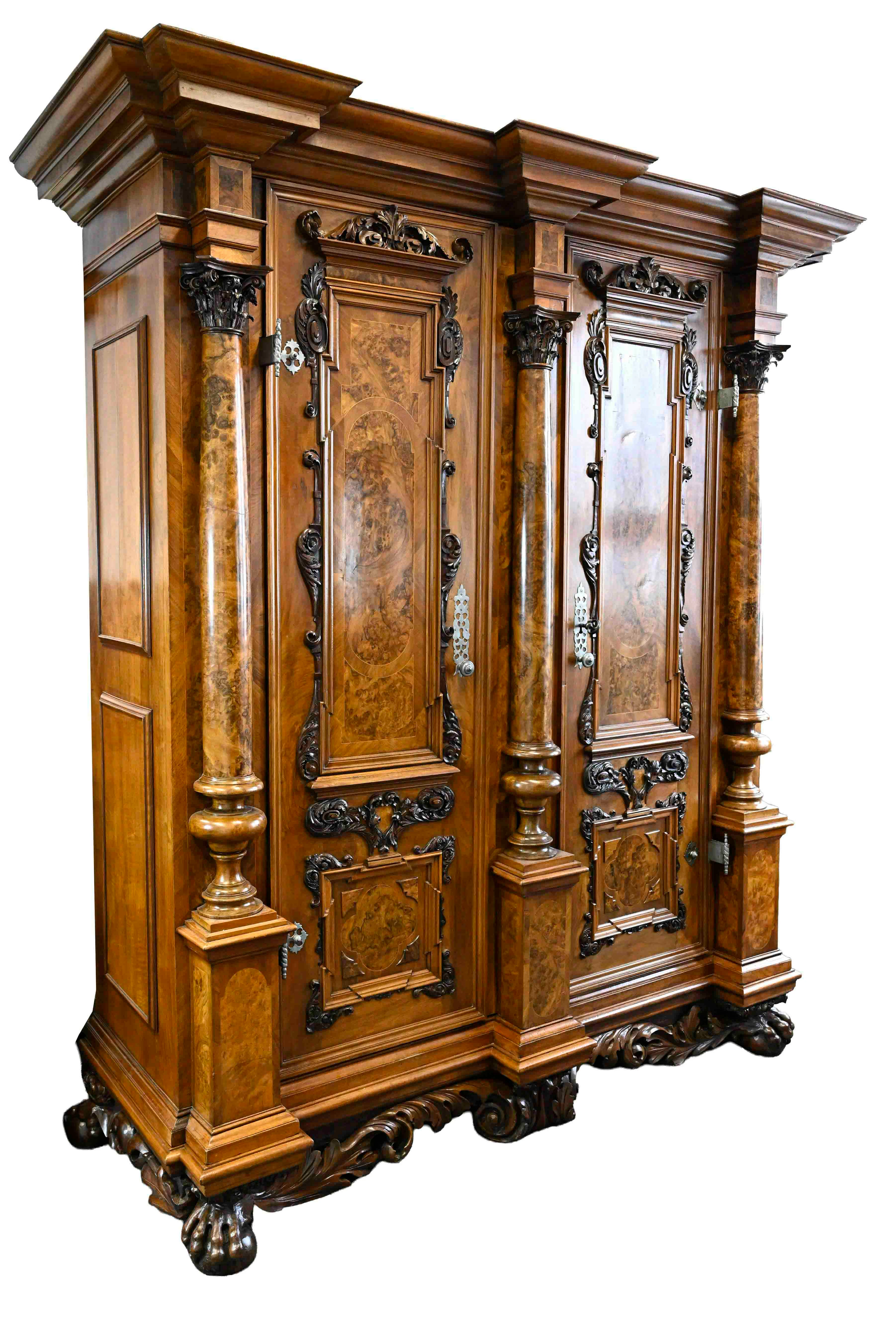 Prunkvoller Barockschrank, 18. Jh
