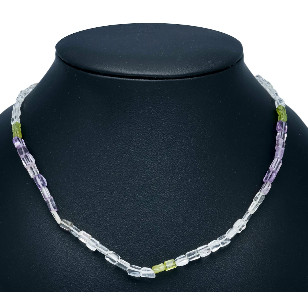 Farbstein-Collier mit Karabiner G