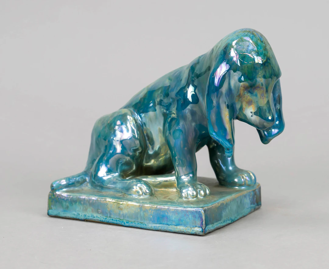 Hund auf Sockel, Alphonse Zytere