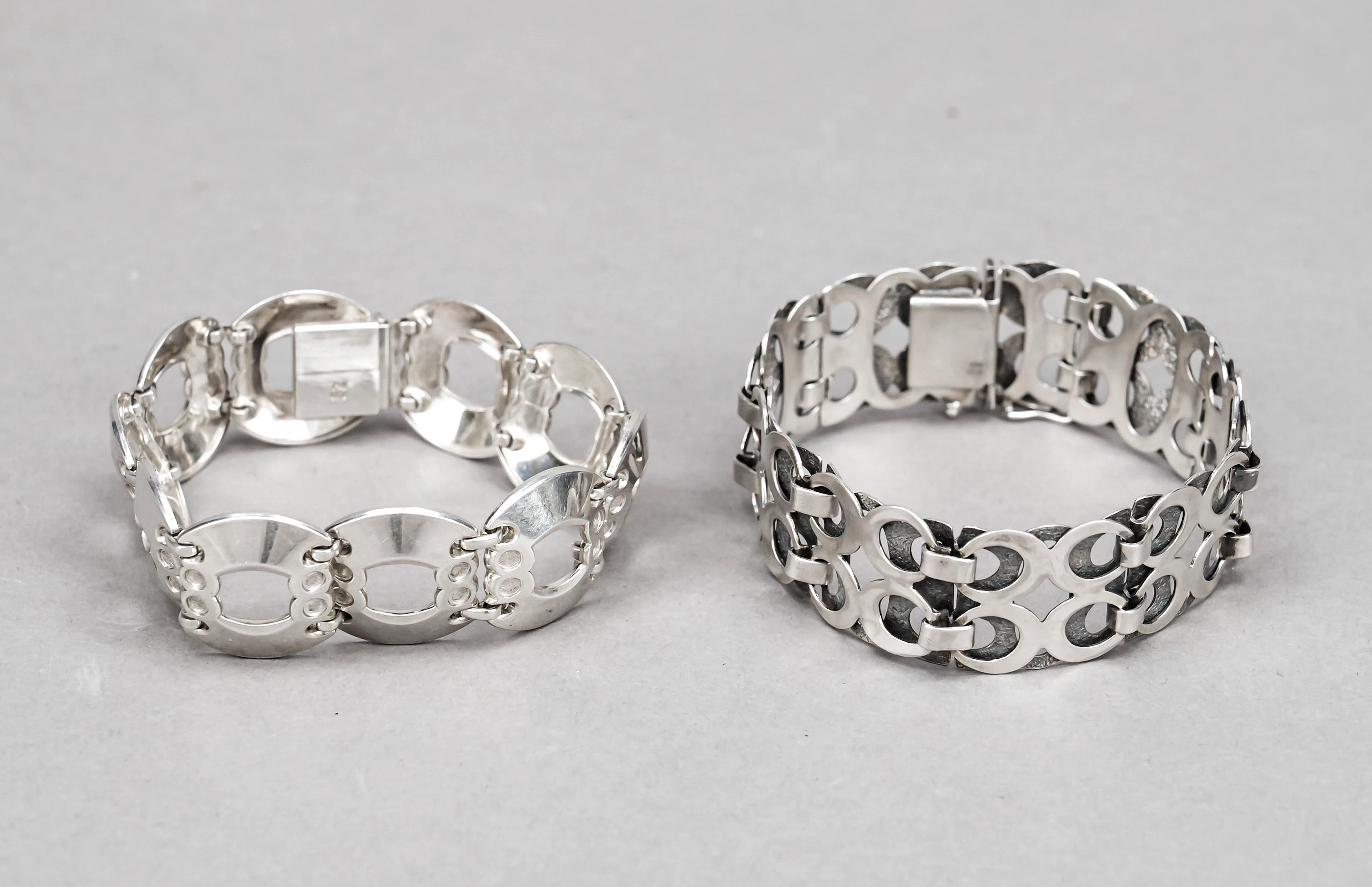 Zwei Armbänder, Deutsch, 2. H. 20