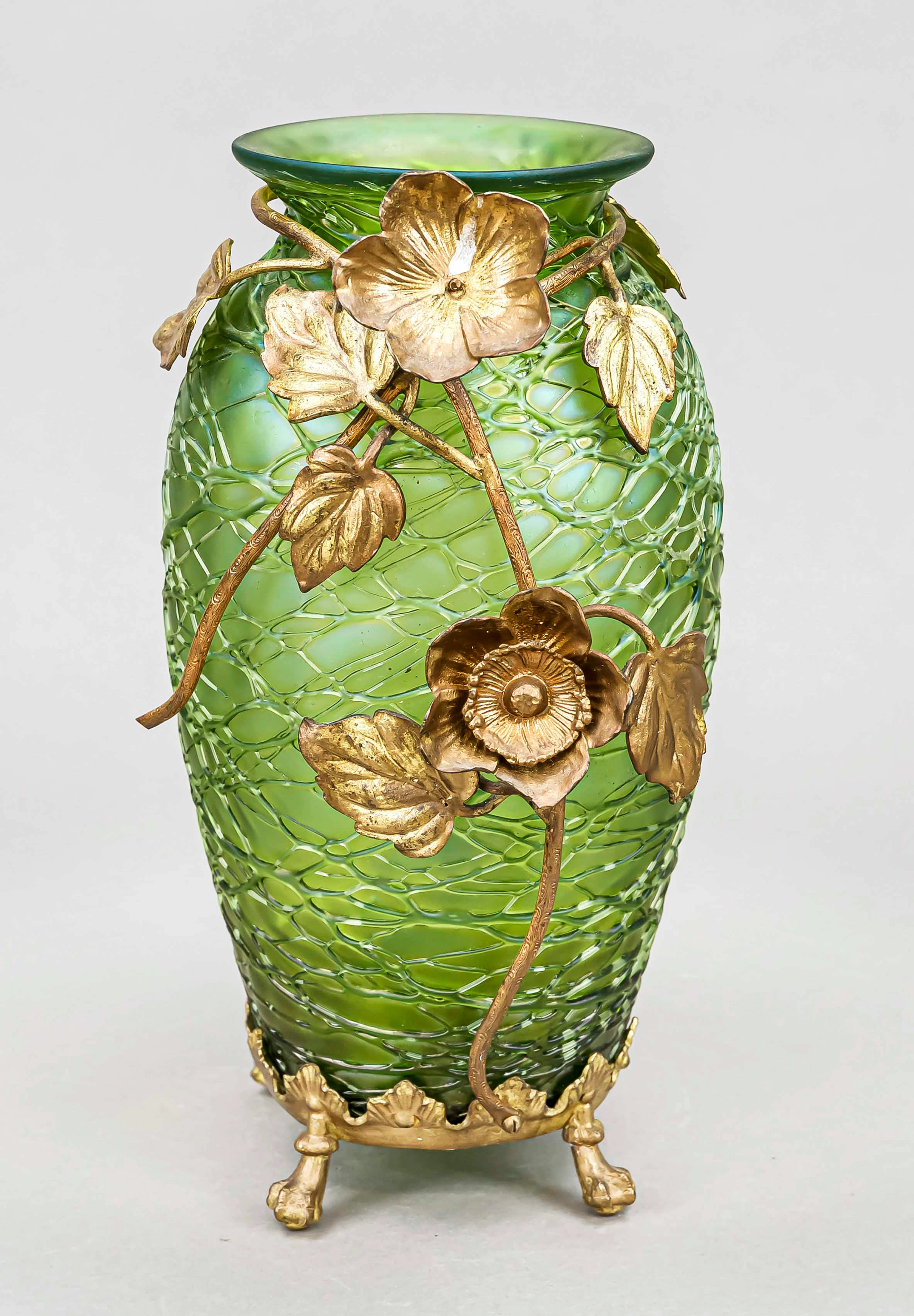 Vase mit Metallmontage, 1. H. 20.