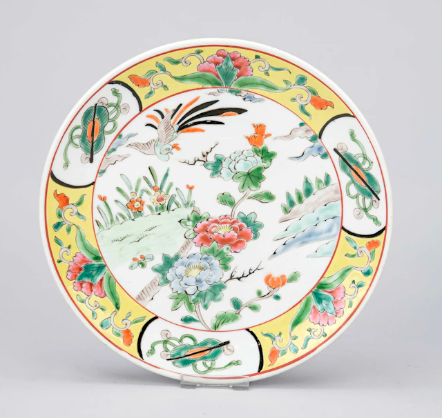 Teller, China, 20. Jh., Spiegel m