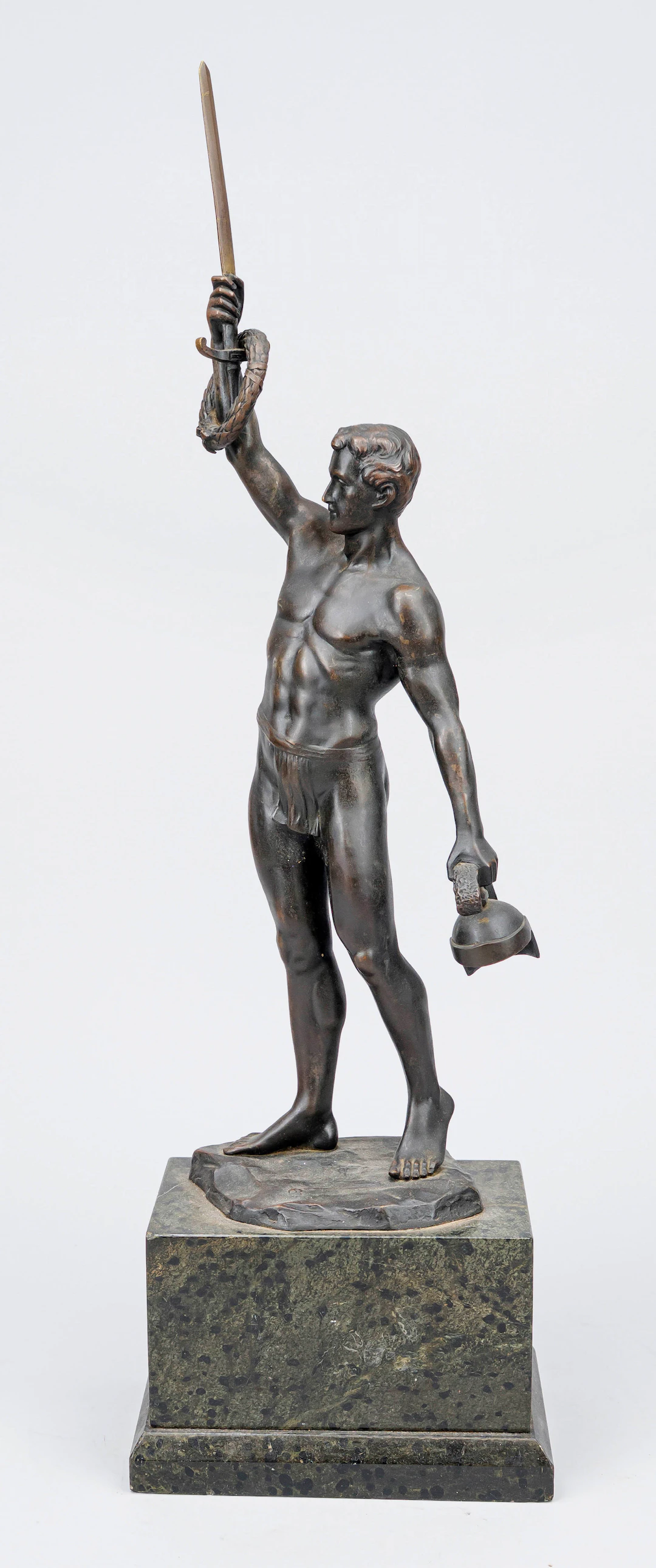 Hans Keck (1875-1941), Sieger, At