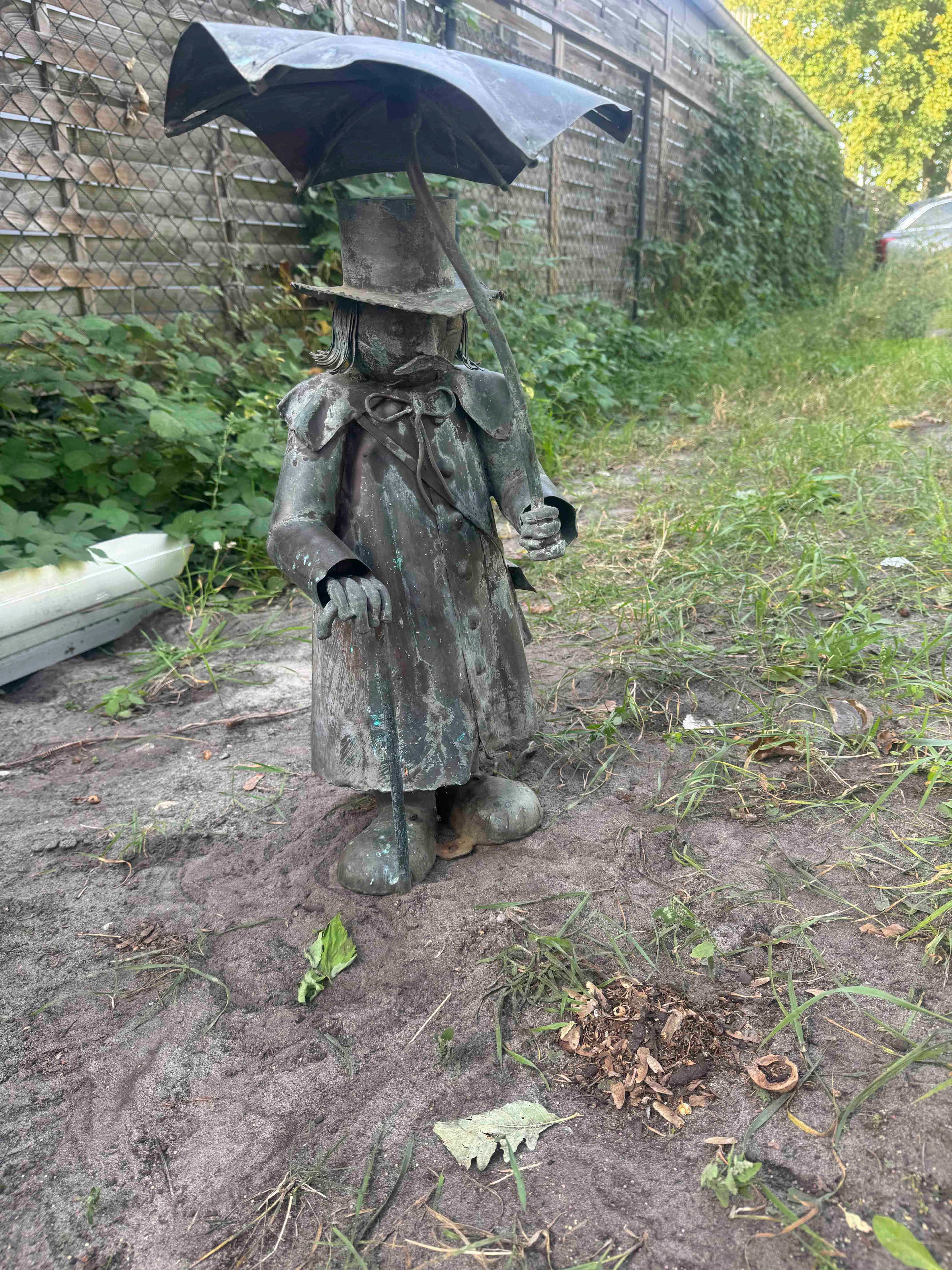 Gartenfigur, ein Herr mit Zylinde