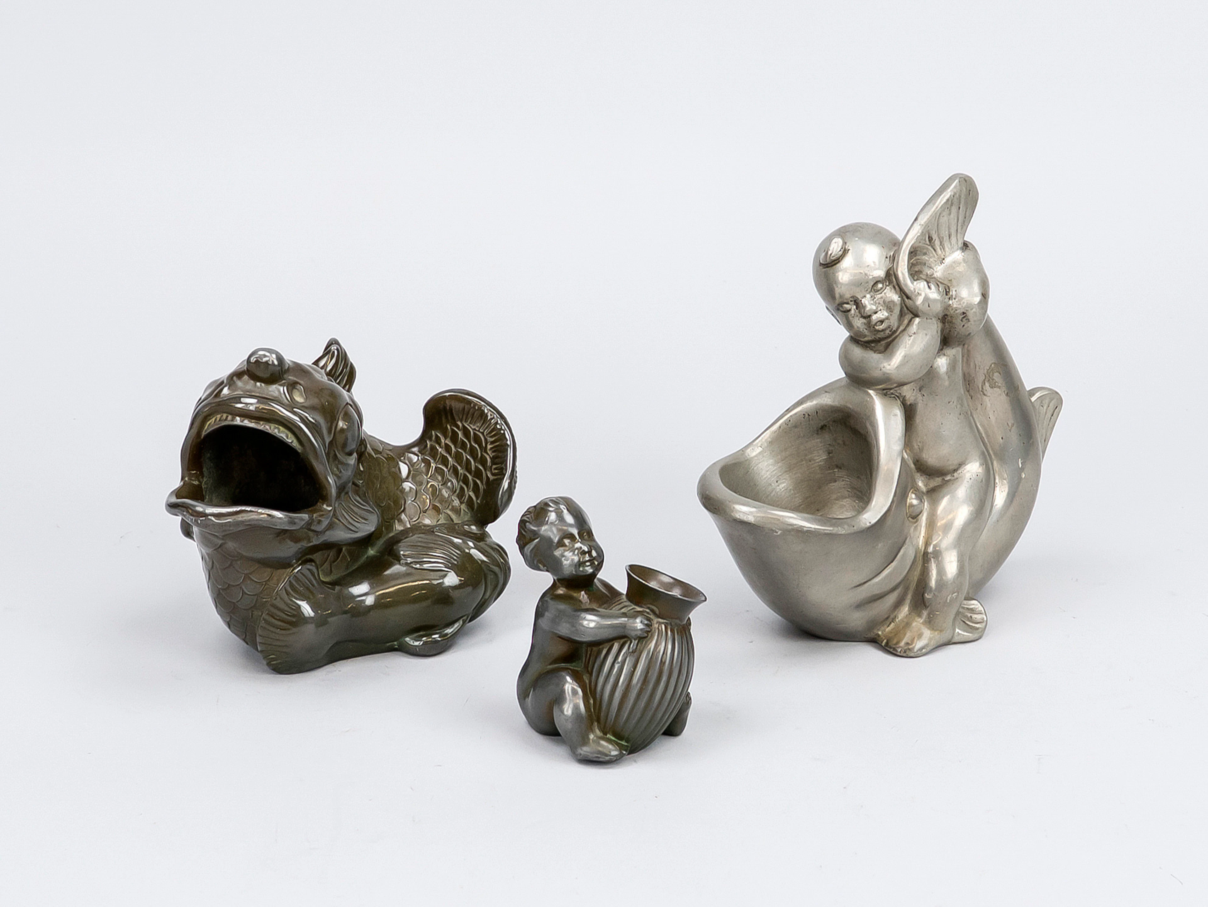 Set von 3 figürlichen Vasen, 20.