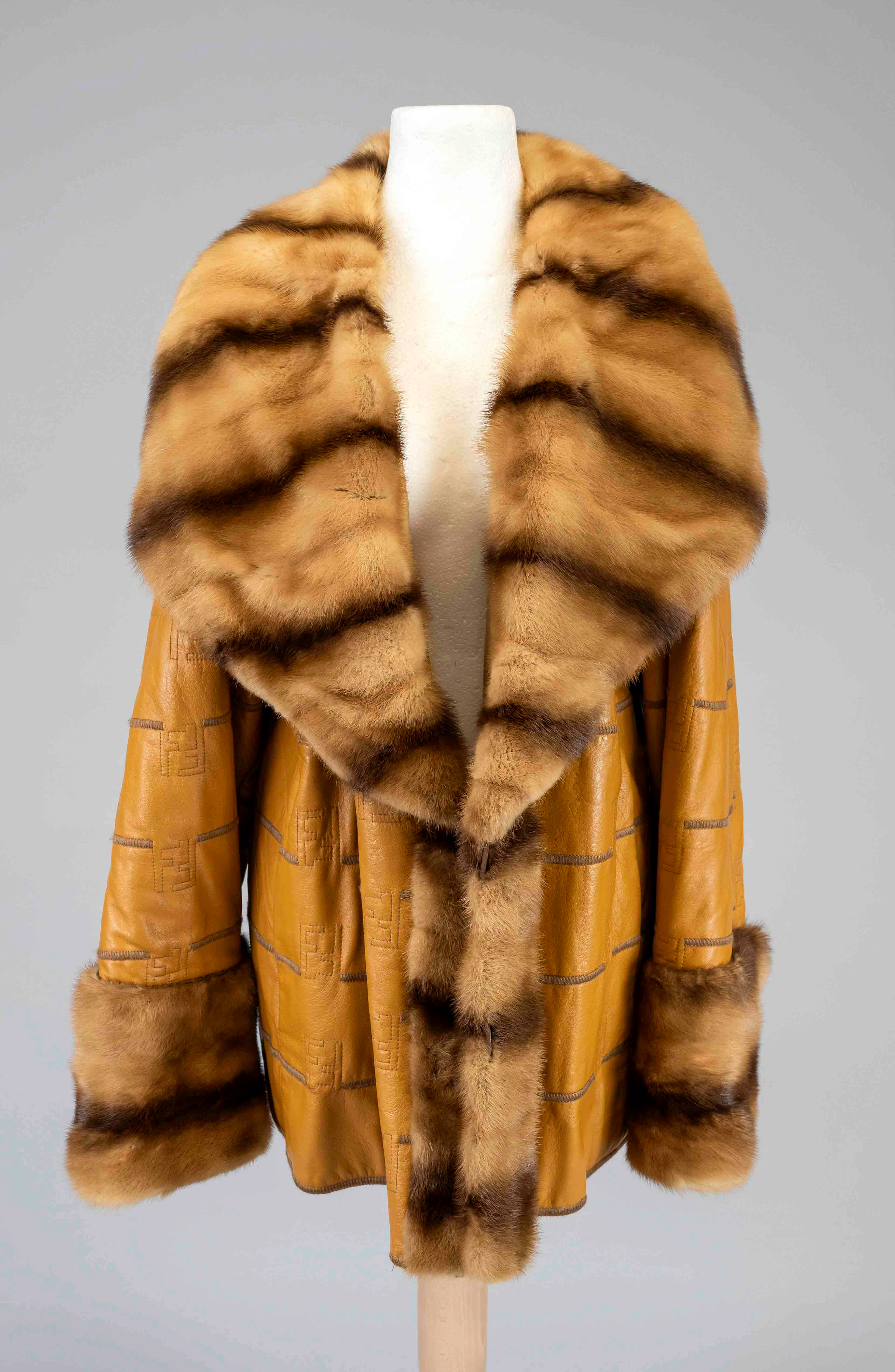 Fendi, Vintage Lederjacke mit par