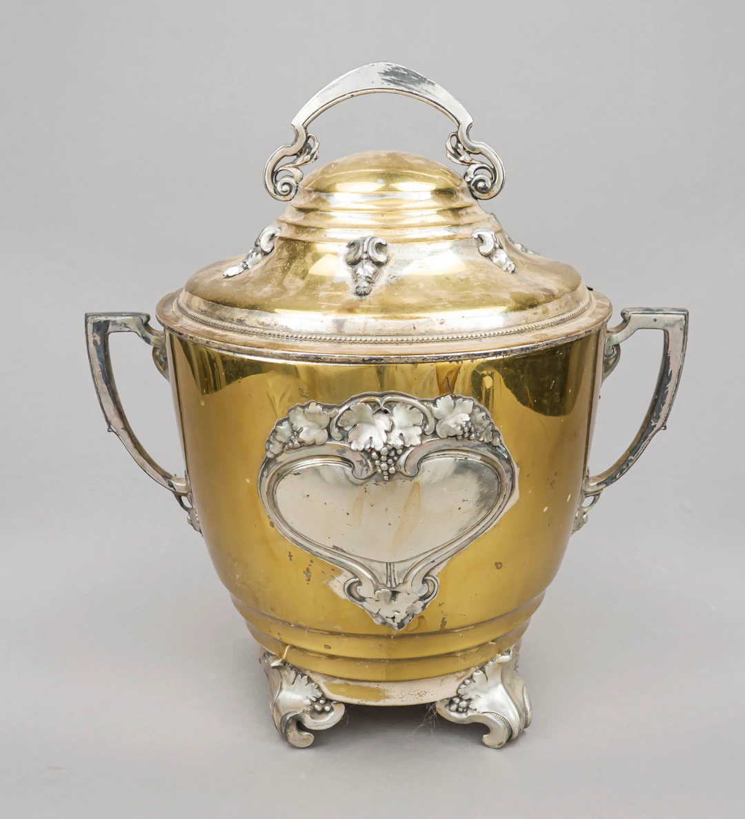 Große Bowle, um 1900, Messing tlw