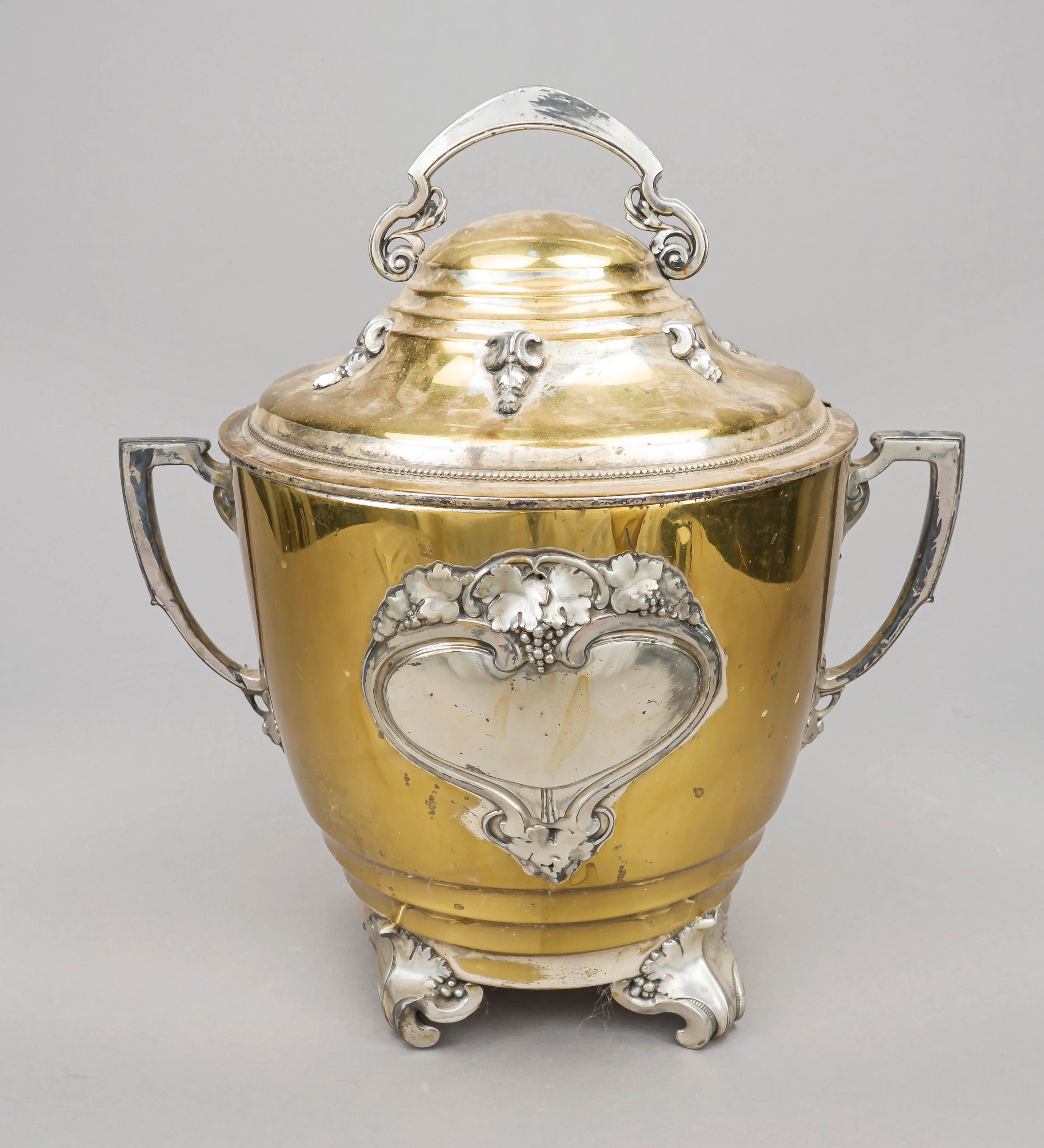 Große Bowle, um 1900, Messing tlw
