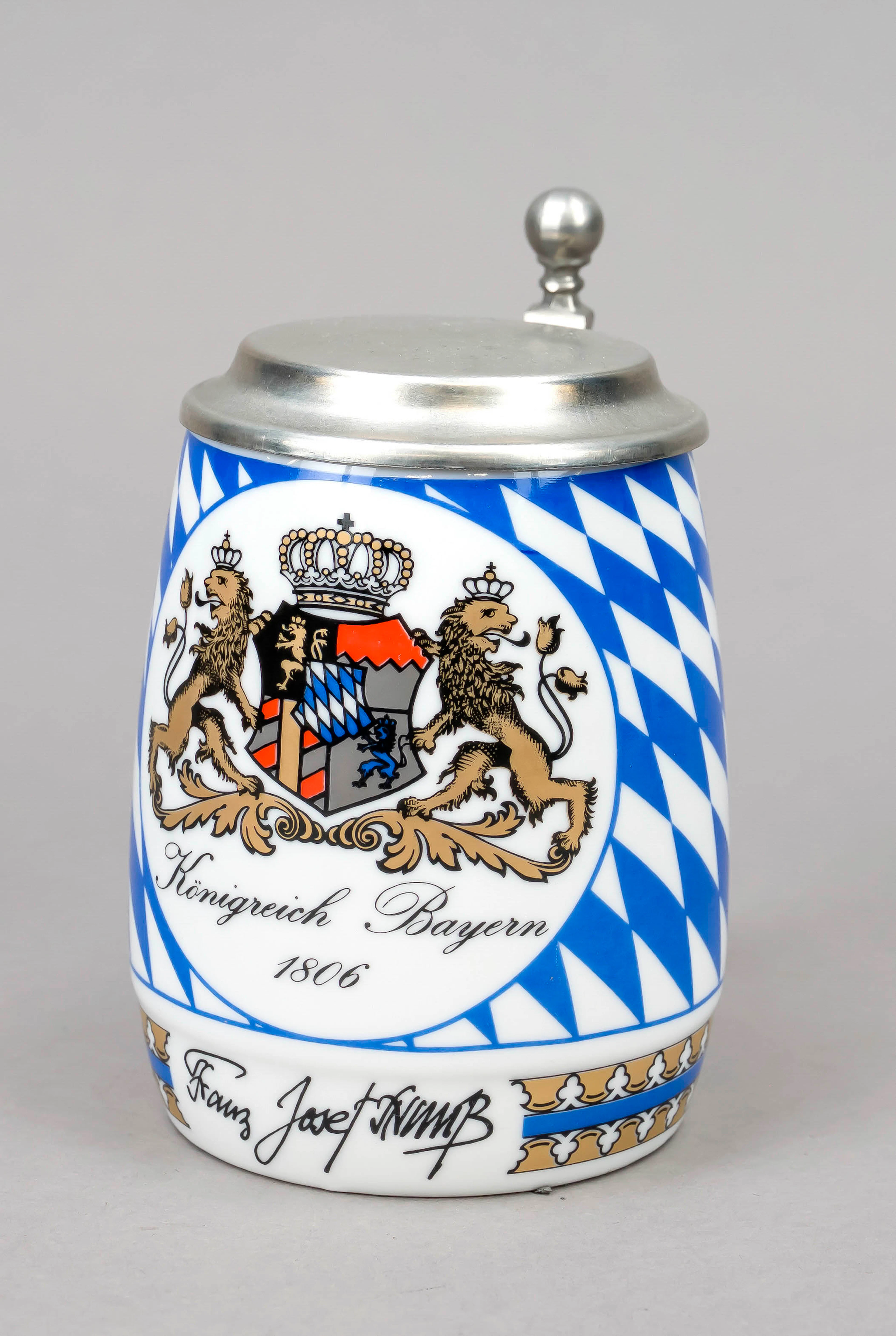 Henkelbecher mit Zinndeckel, Krau