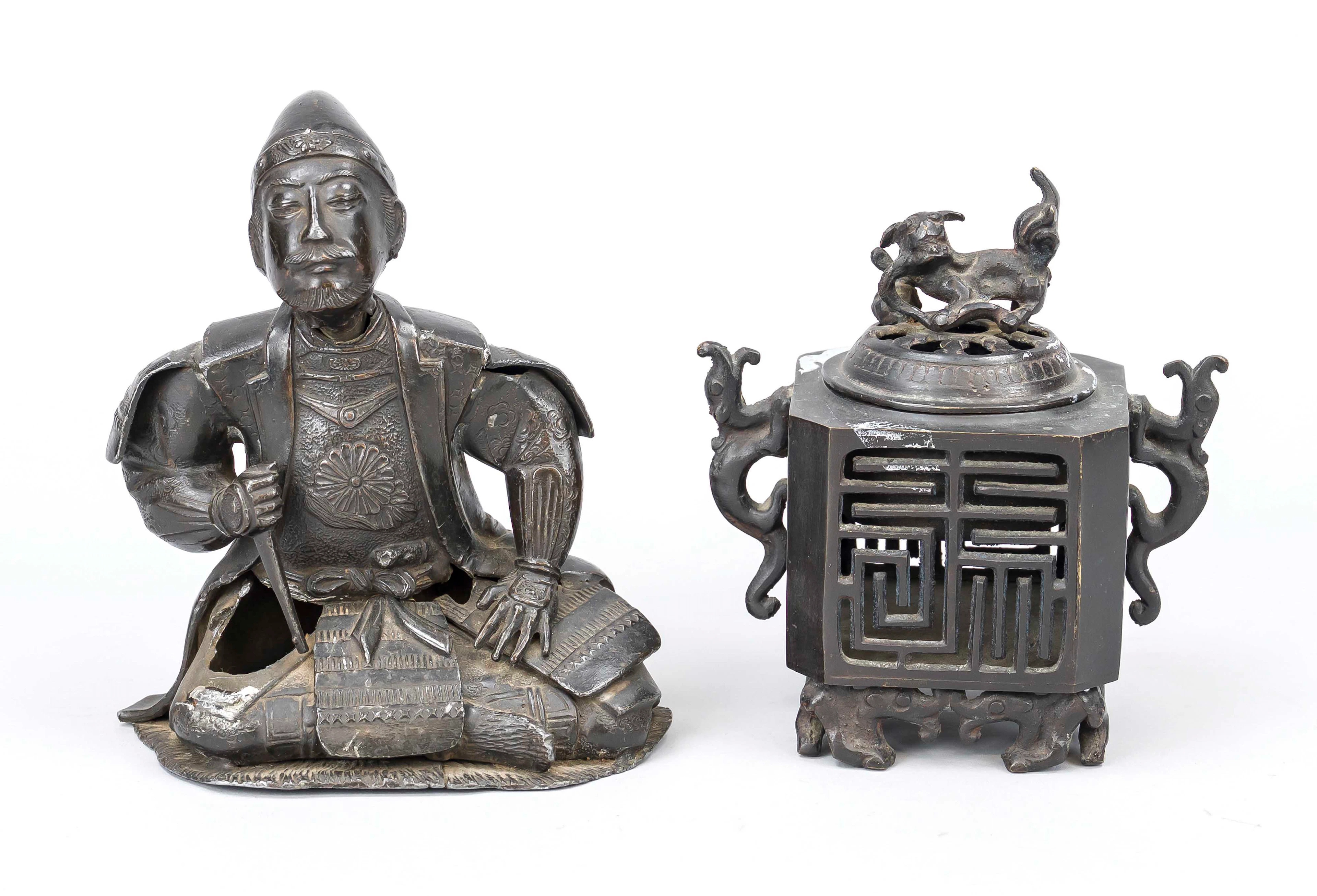 Japanischer Krieger und Censer, J