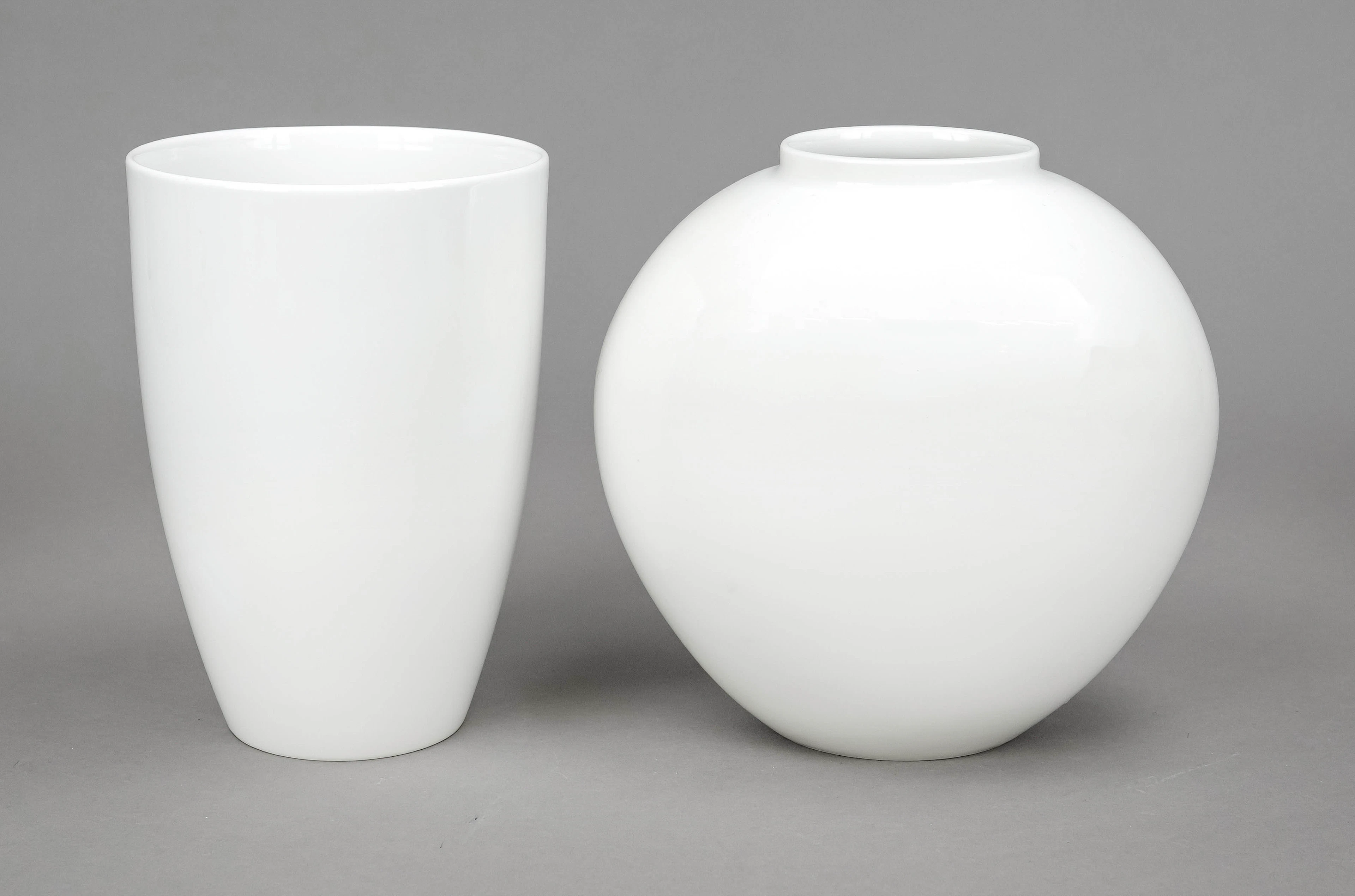 Zwei Vasen, KPM Berlin, weiß, Vase