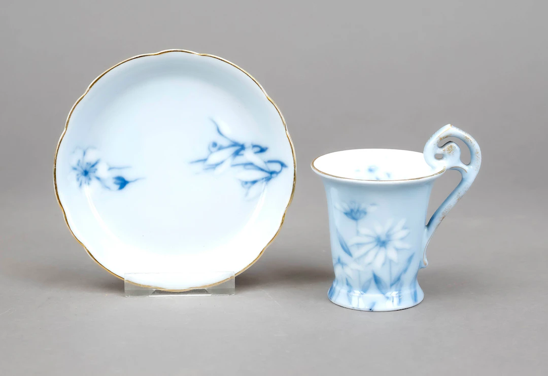 Jugendstil-Tasse mit UT, Rosentha