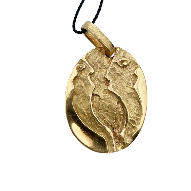 Rovolo Vintage Gemini Zodiac 18K Yellow Gold Oval Pendant