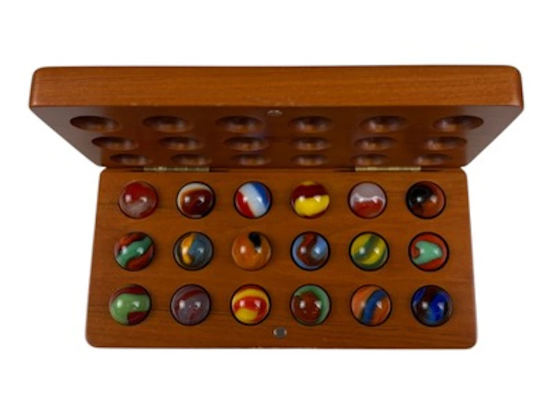 18 Vintage Akro Agate Marbles