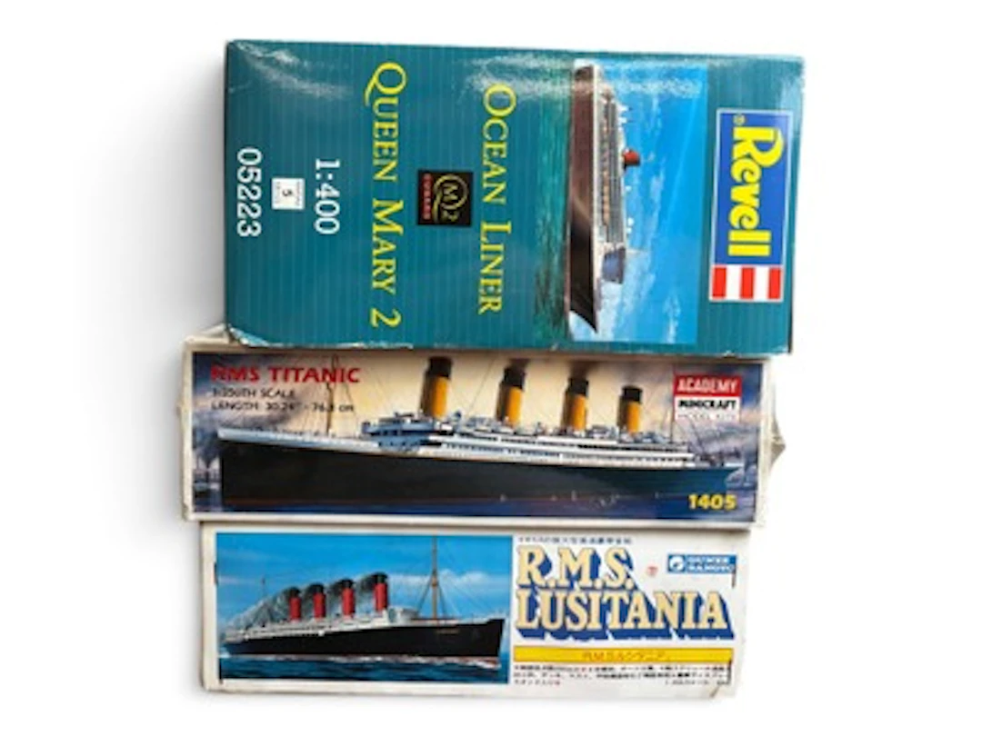 3 Large Ship Model Kits