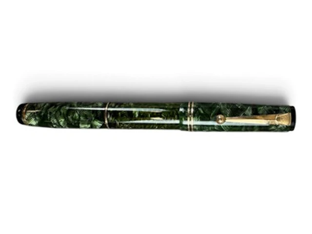 Swan Visofil Green Hatched Fountain Pen