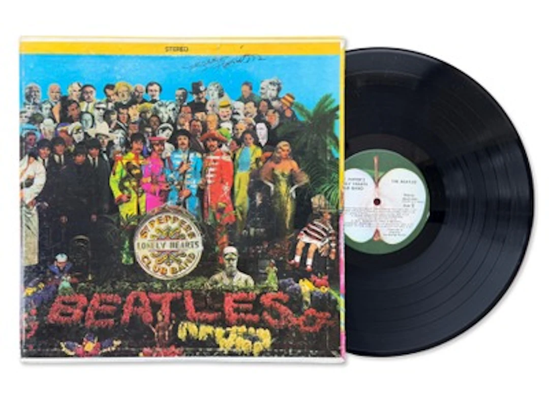 George Harrison Signed Sgt. Pepper Album - Grad