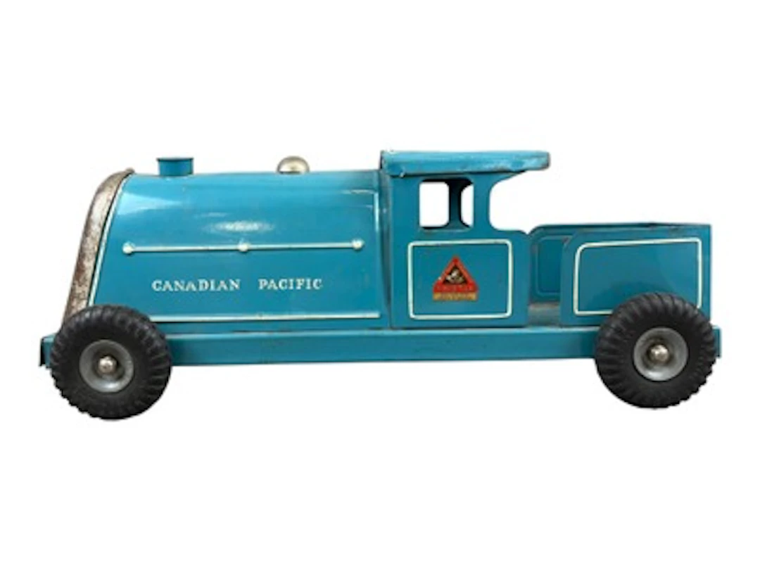 Unusual Tri-ang CP Ride-on Train