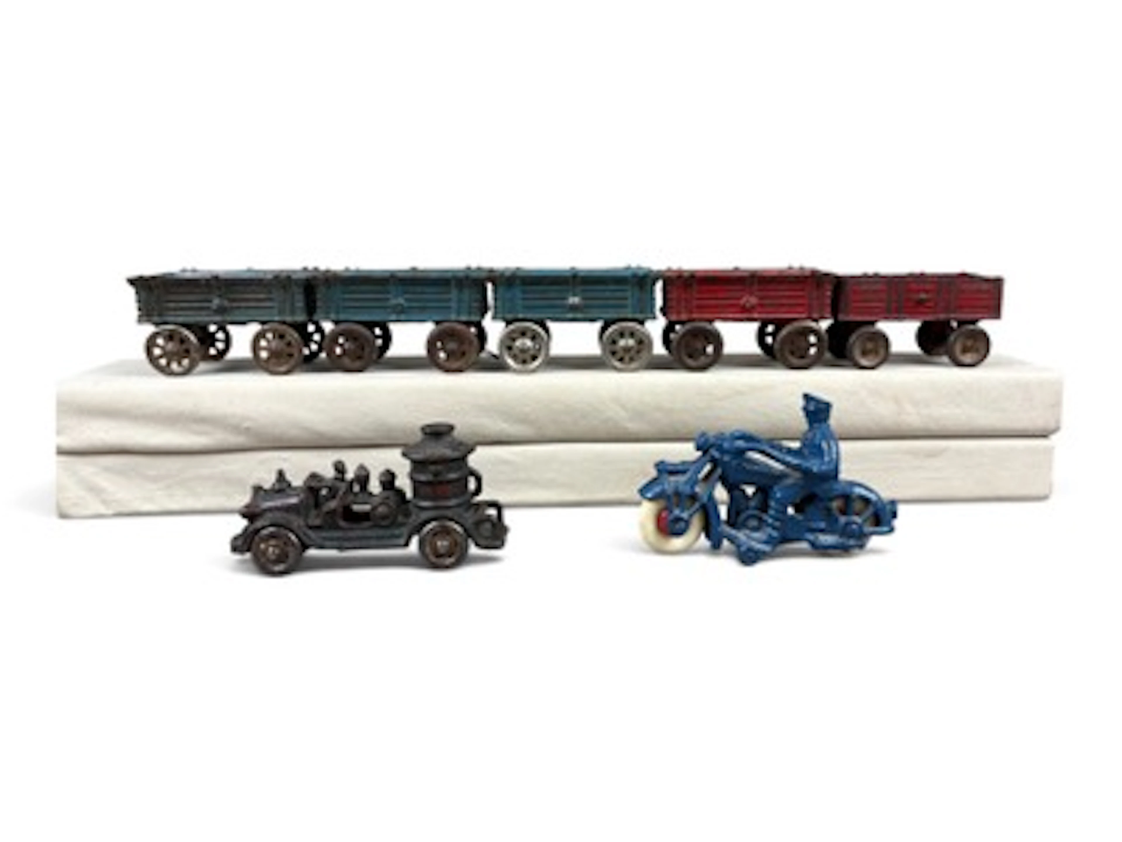 7 Vintage Cast Iron Toys