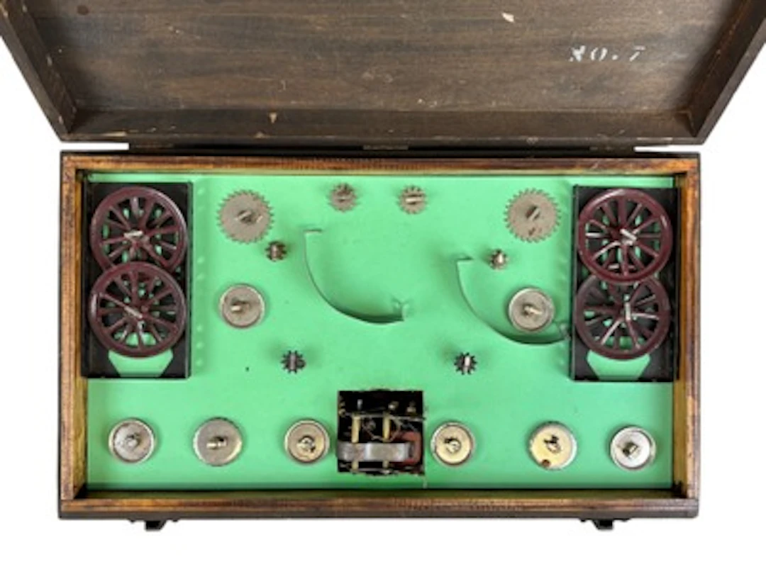 1920 A.C. Gilbert Erector Set No. 7