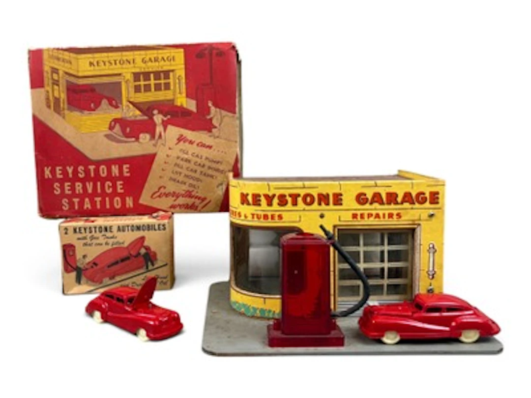 Boxed Keystone 143 Service Station Garage