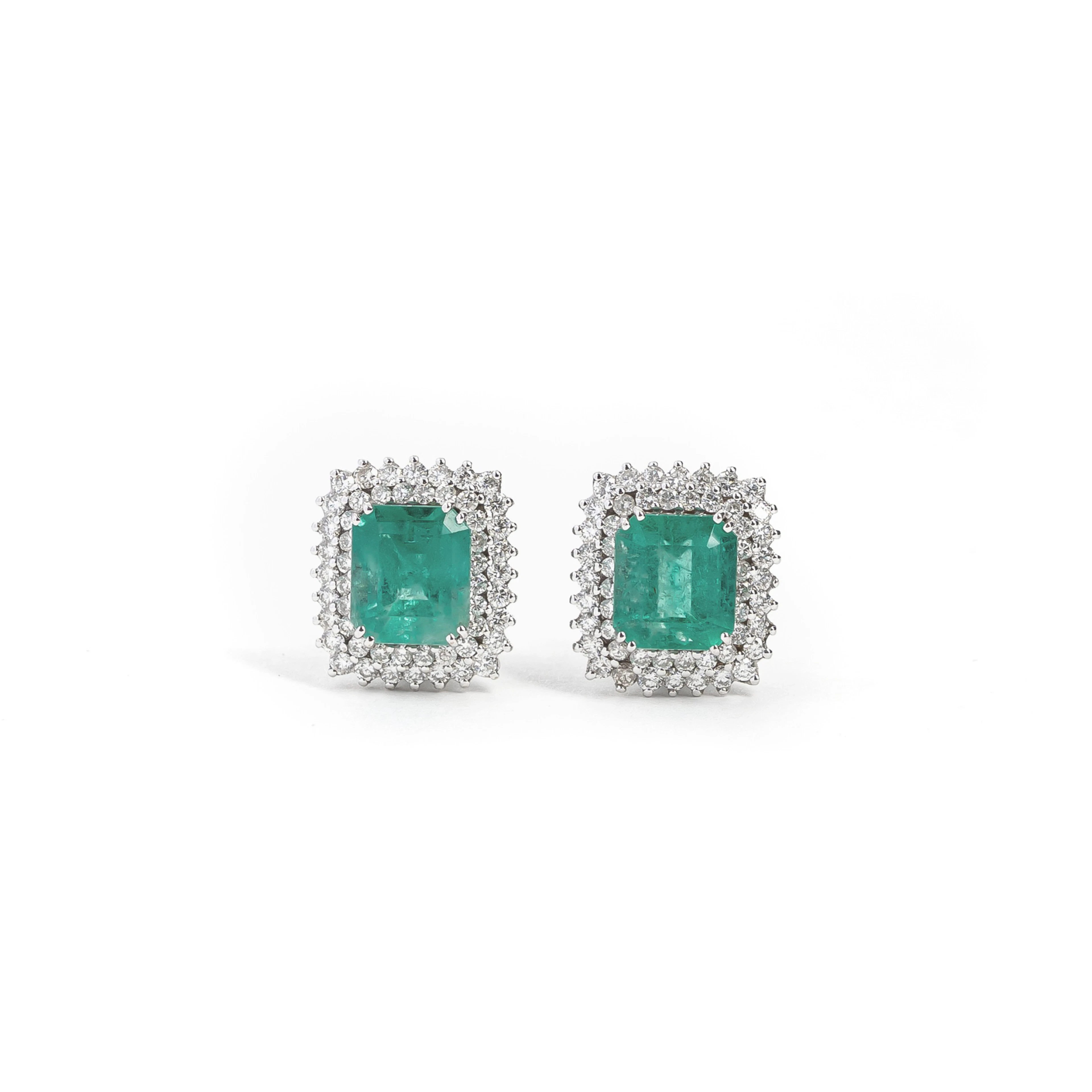 Orecchini con Smeraldi Colombia e Diamanti. Oro bianco 18kt, smeraldi
