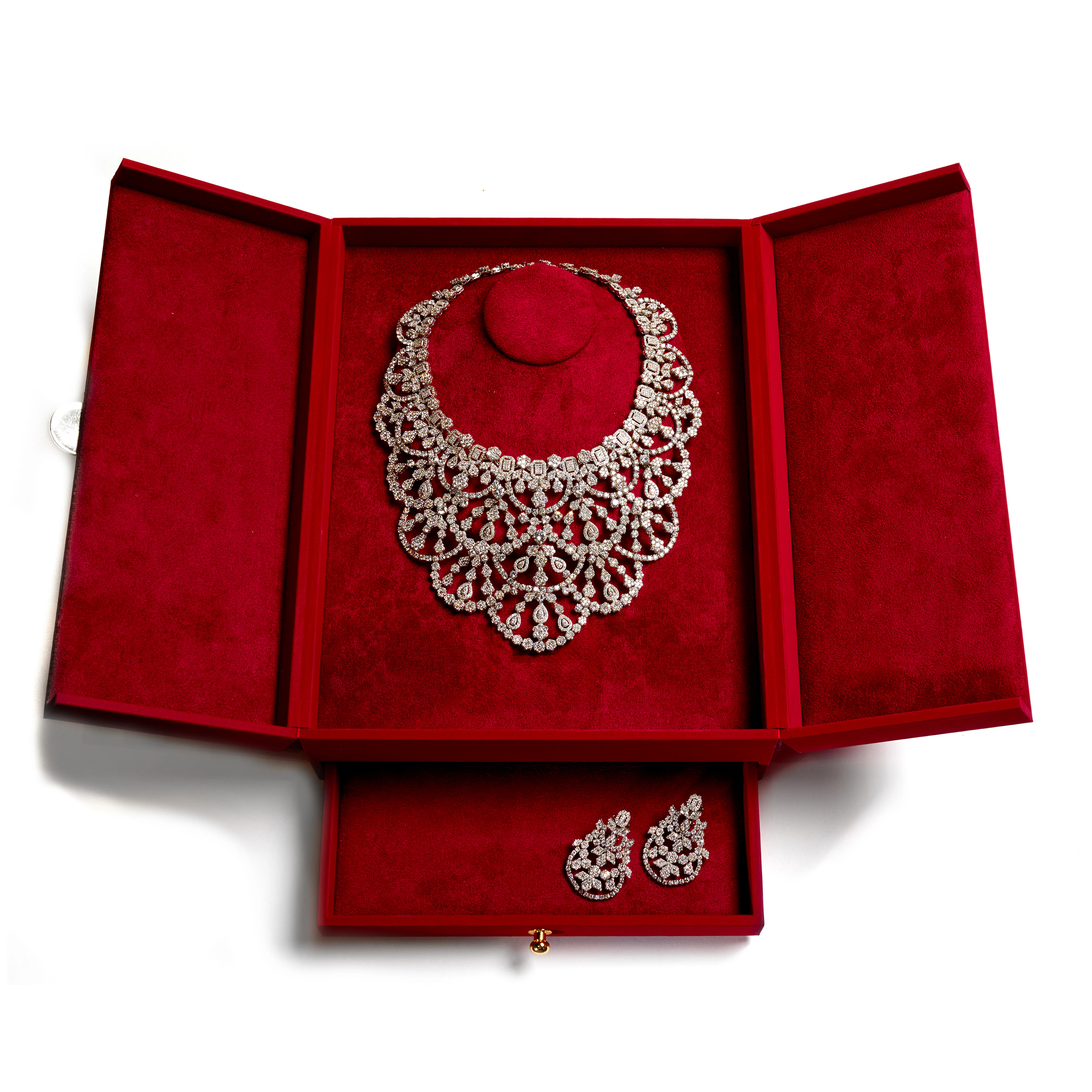 Demi parure con Diamanti. Importante collana in oro bianco 18kt, diamanti