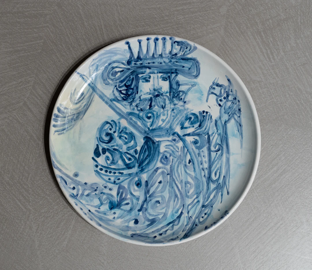 EMANUELE LUZZATI (1921 - 2007) Senza titolo Piatto in ceramica, pezzo