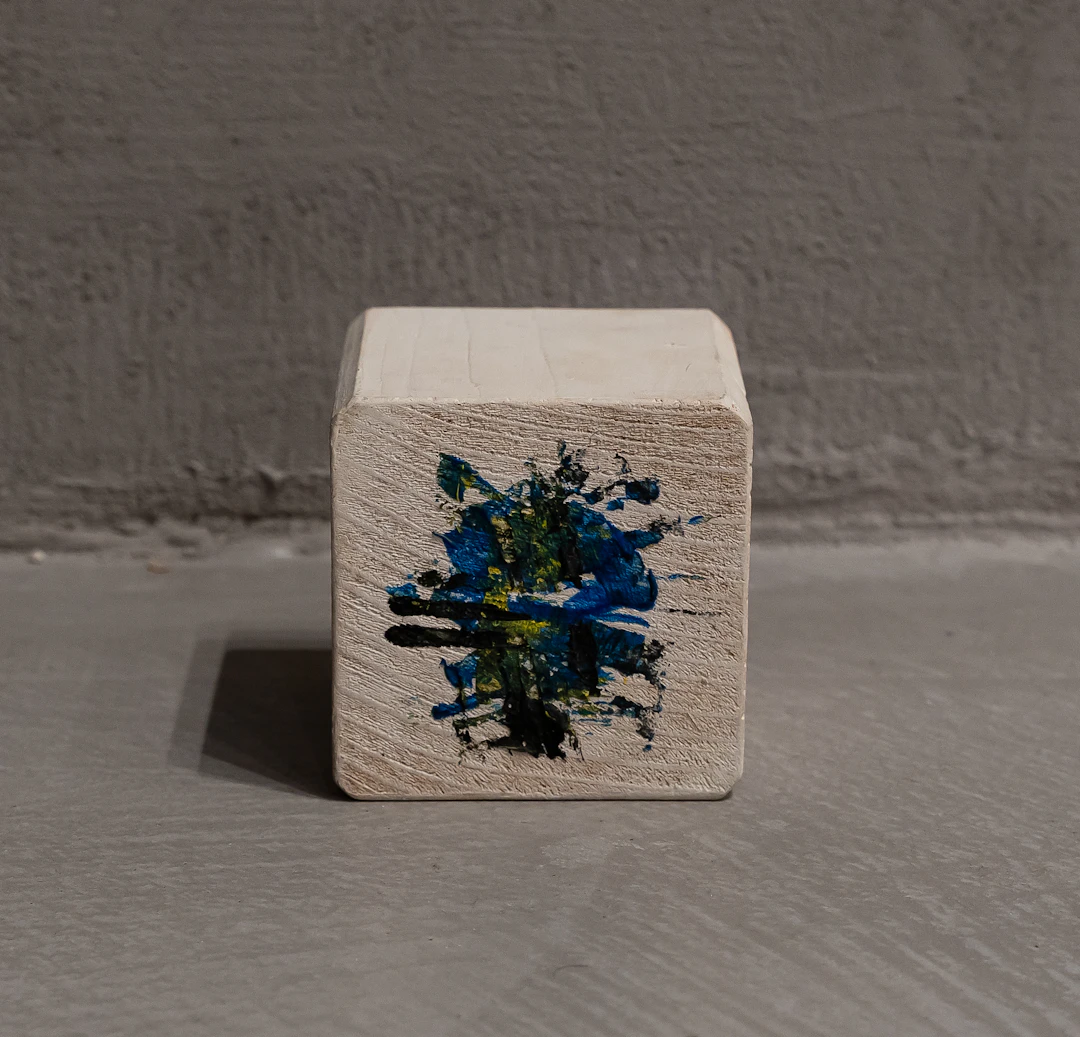 EMANUELA PRATO (1990) Senza titolo Tecnica mista su legno 9 x 9 x