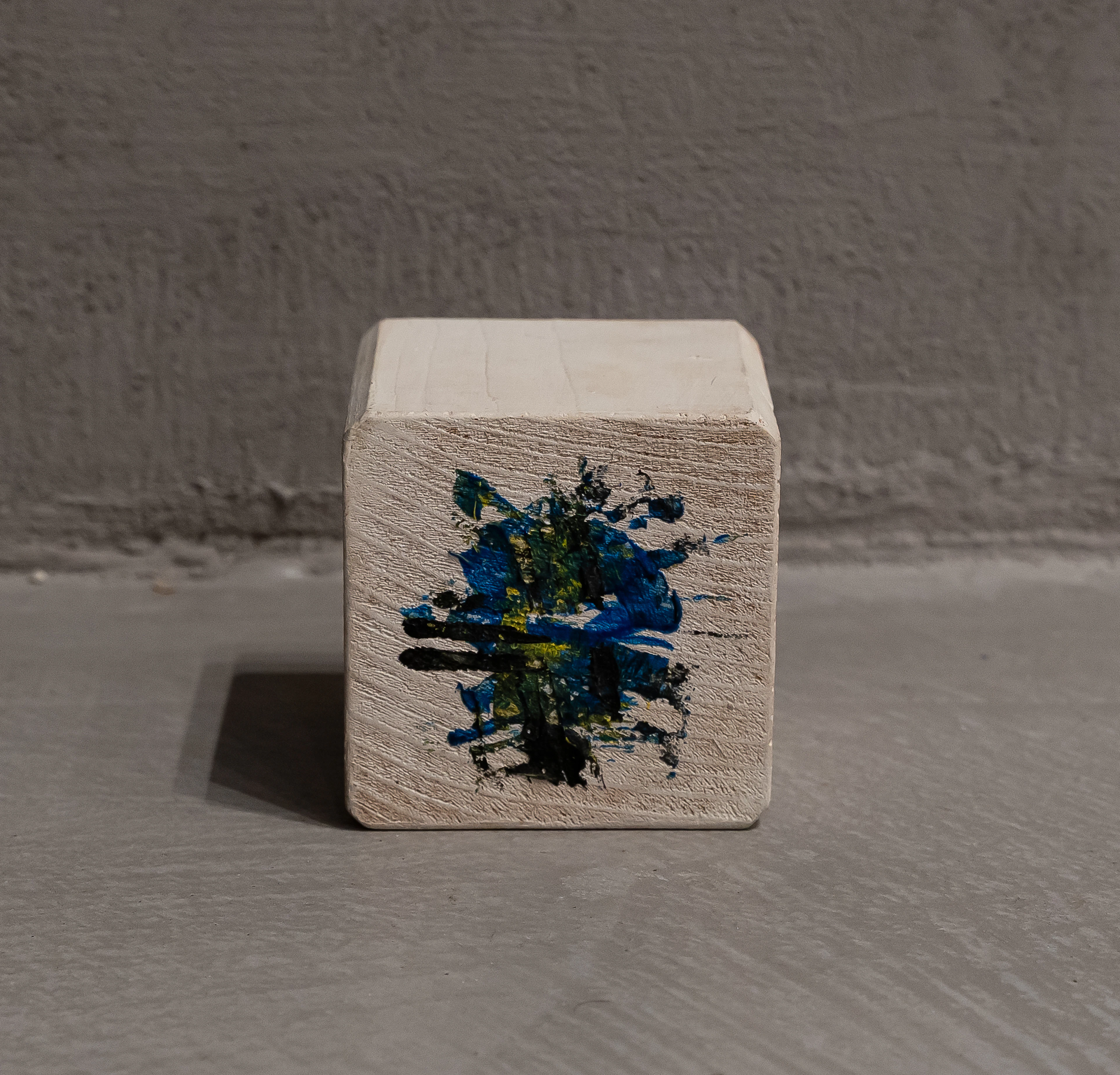 EMANUELA PRATO (1990) Senza titolo Tecnica mista su legno 9 x 9 x
