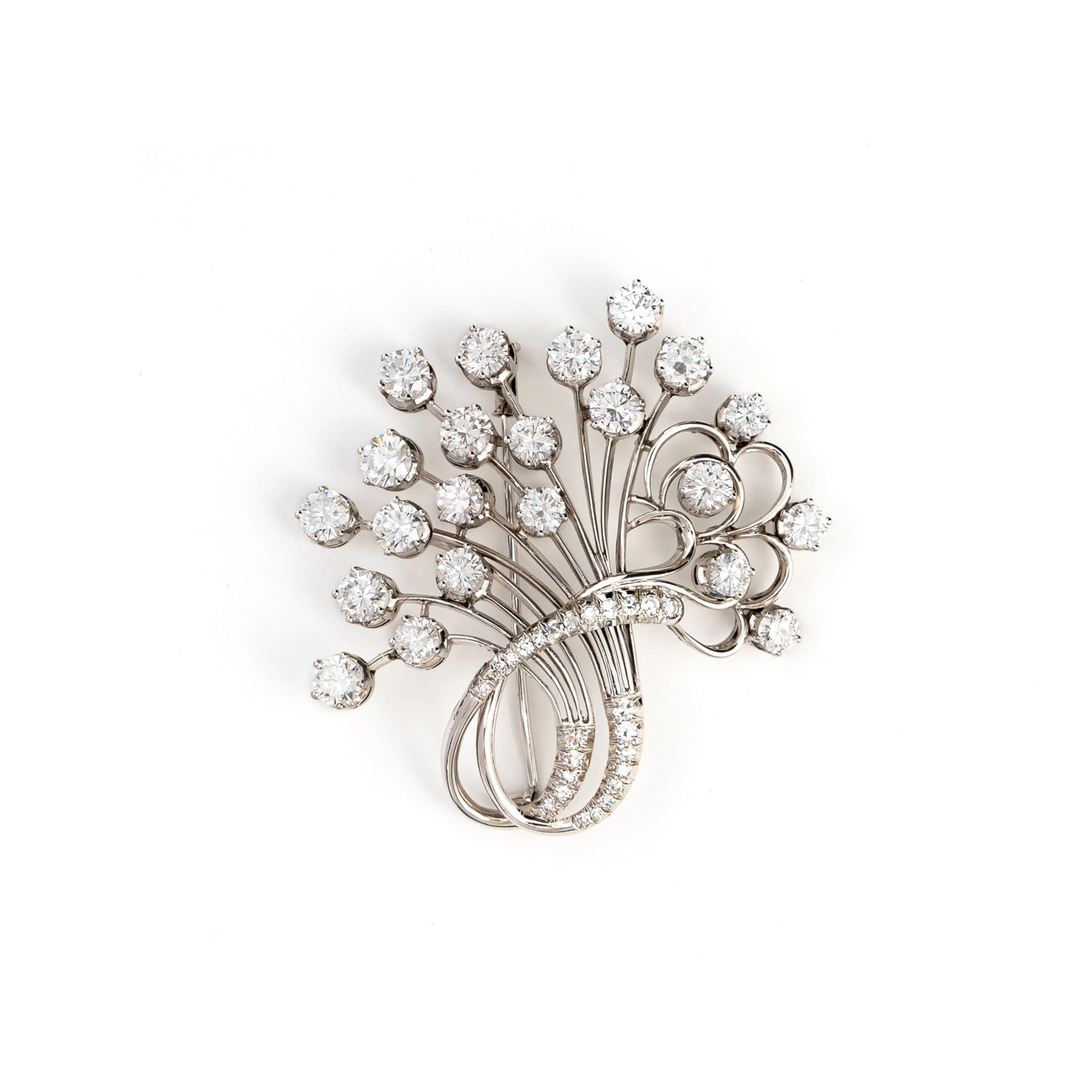 Spilla con Diamanti. Oro bianco 18kt, diamanti taglio brillante di
