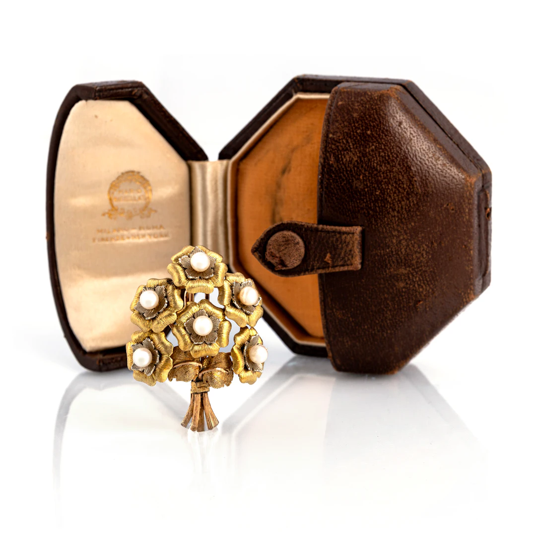 BUCCELLATI, spilla Bouquet con Perle. Oro giallo 18kt, piccole perle