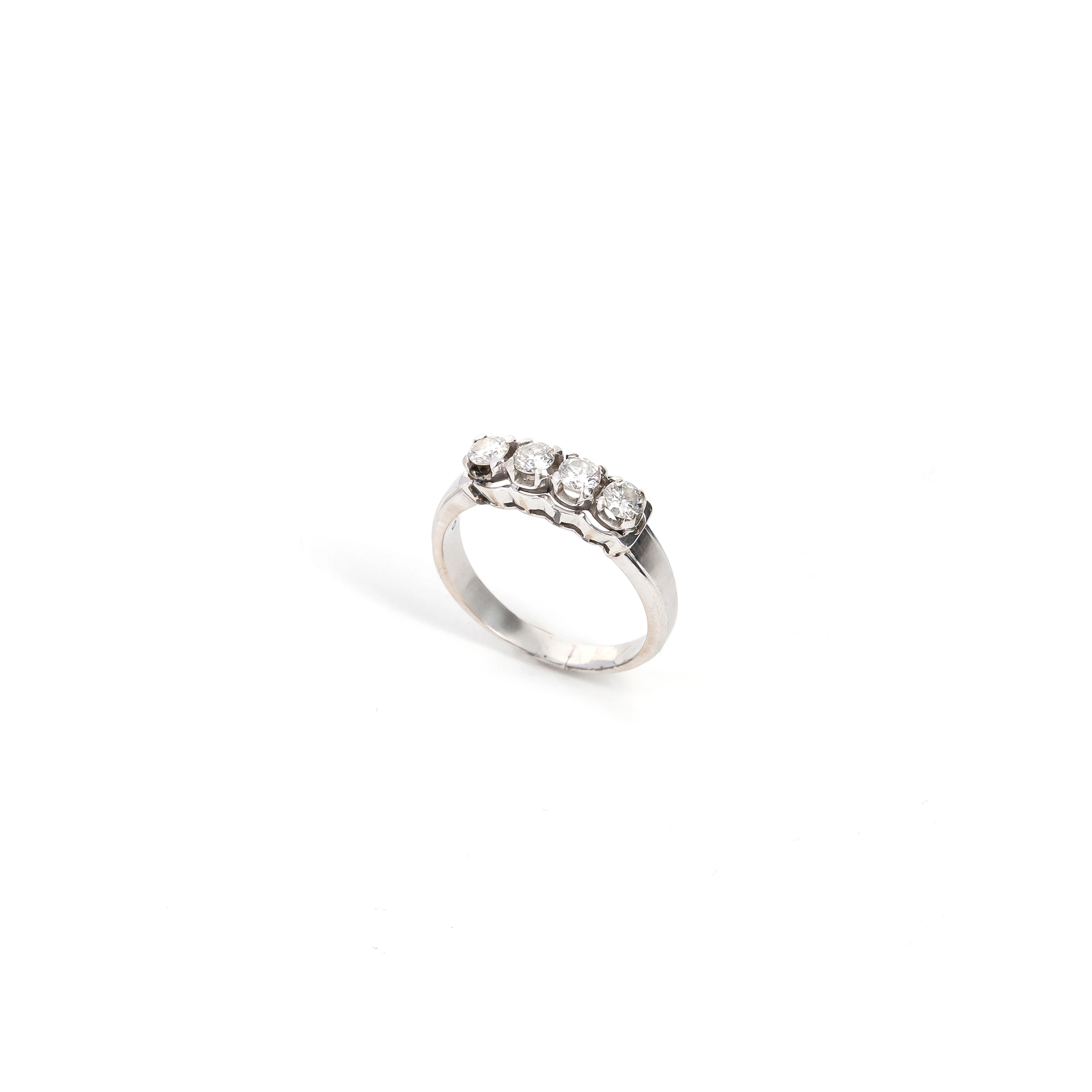 Anello con Diamanti. Oro bianco 18kt, 4 diamanti di 0.50 ct circa