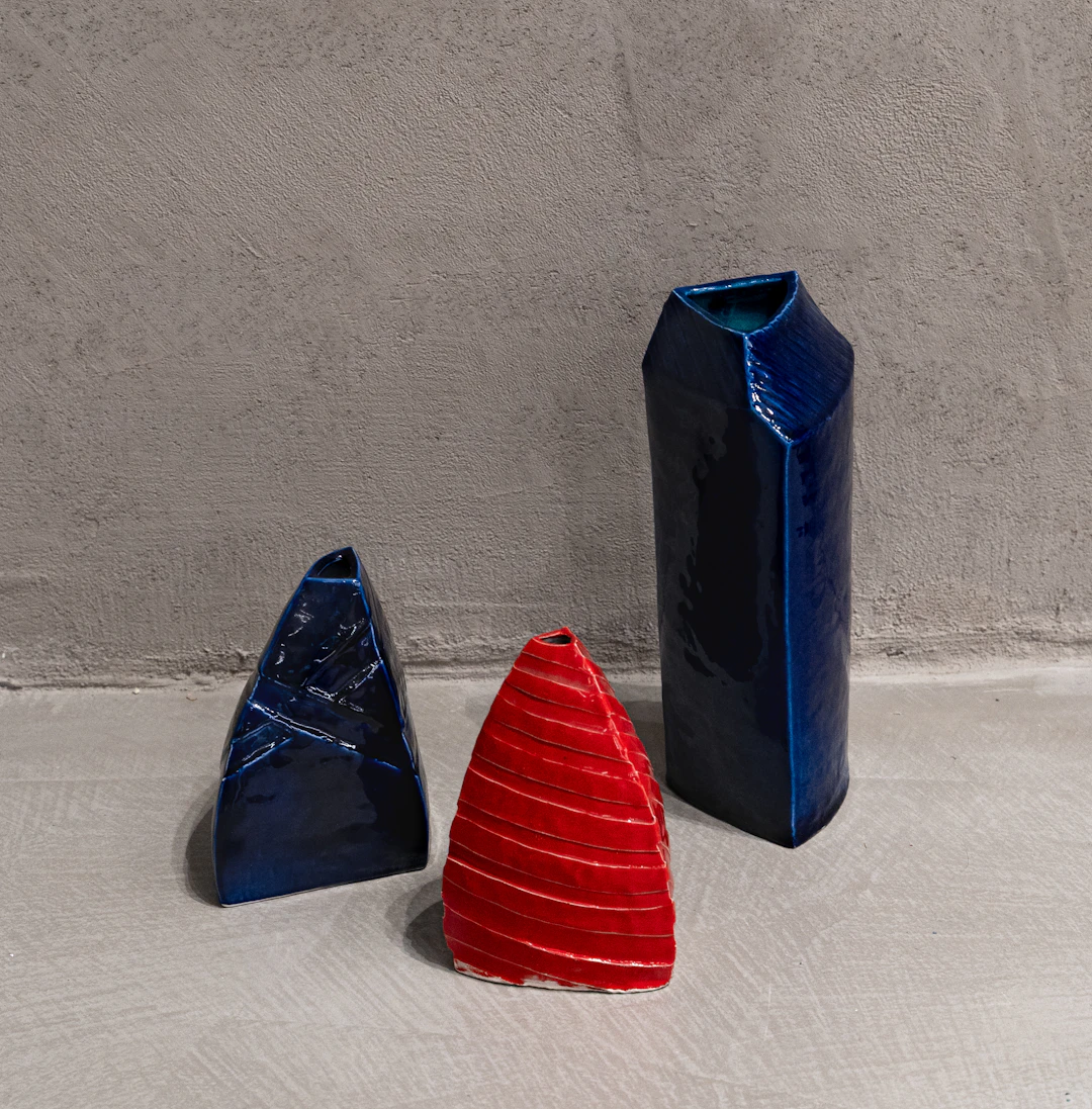 KAZUMASA MIZOKAMI (1958) Tre vasi in ceramica Senza titolo 1991 Vaso