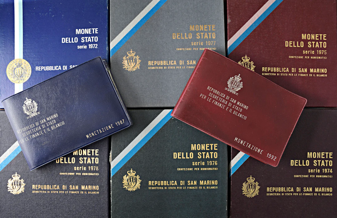 MONETE ITALIANE - San Marino - 1972 - 2001 Giro completo 30 divisionali