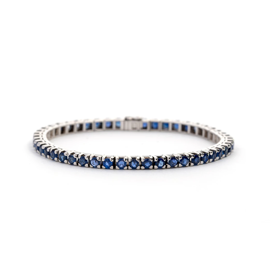 Bracciale tennis con Zaffiri. Oro bianco 18kt, zaffiri di 5.00 ct