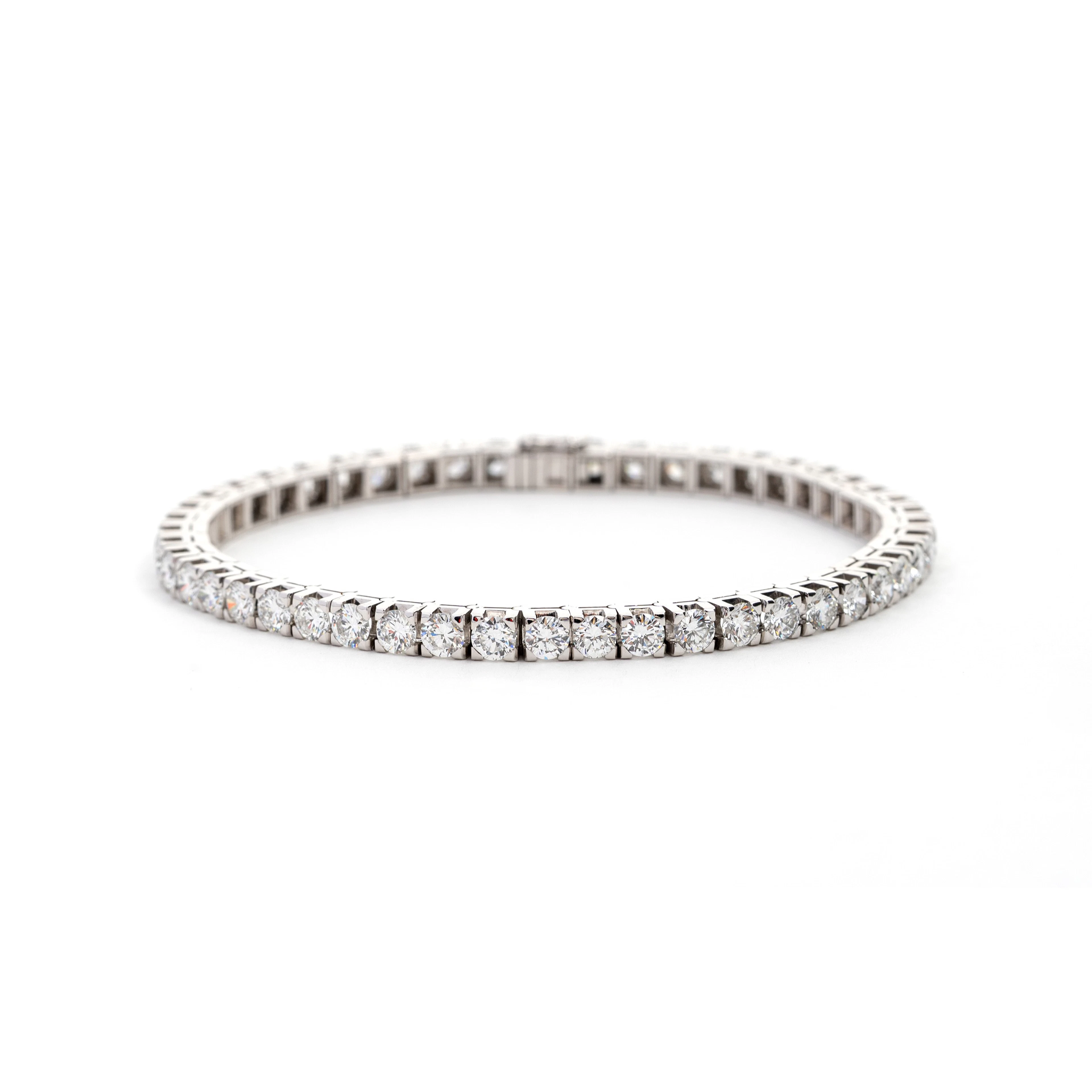 Bracciale tennis con Diamanti. Oro bianco 18kt, diamanti di 5.50 ct