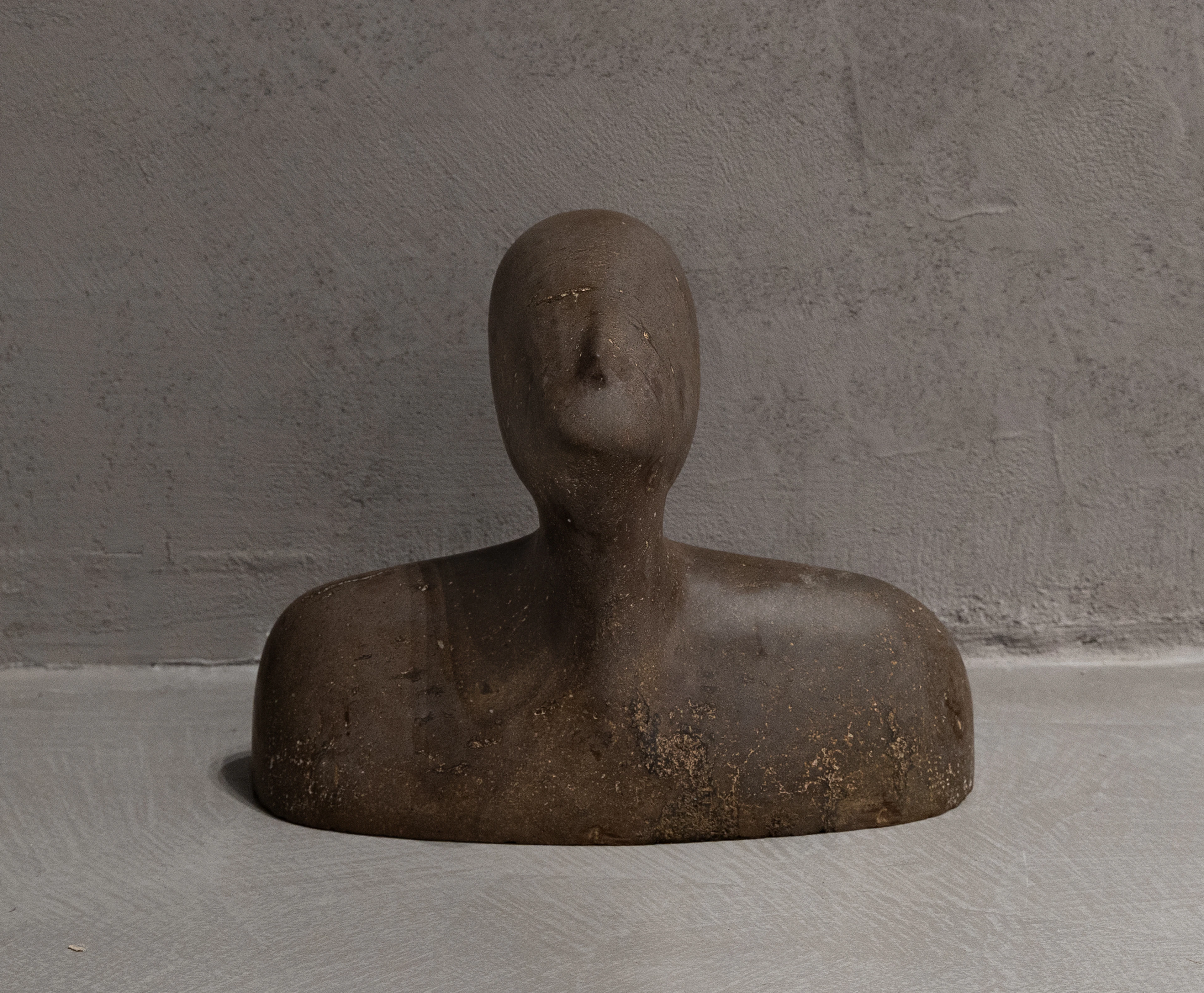 FRANCO GRADASSAI (1939) Senza titolo Scultura in impasto cementizio
