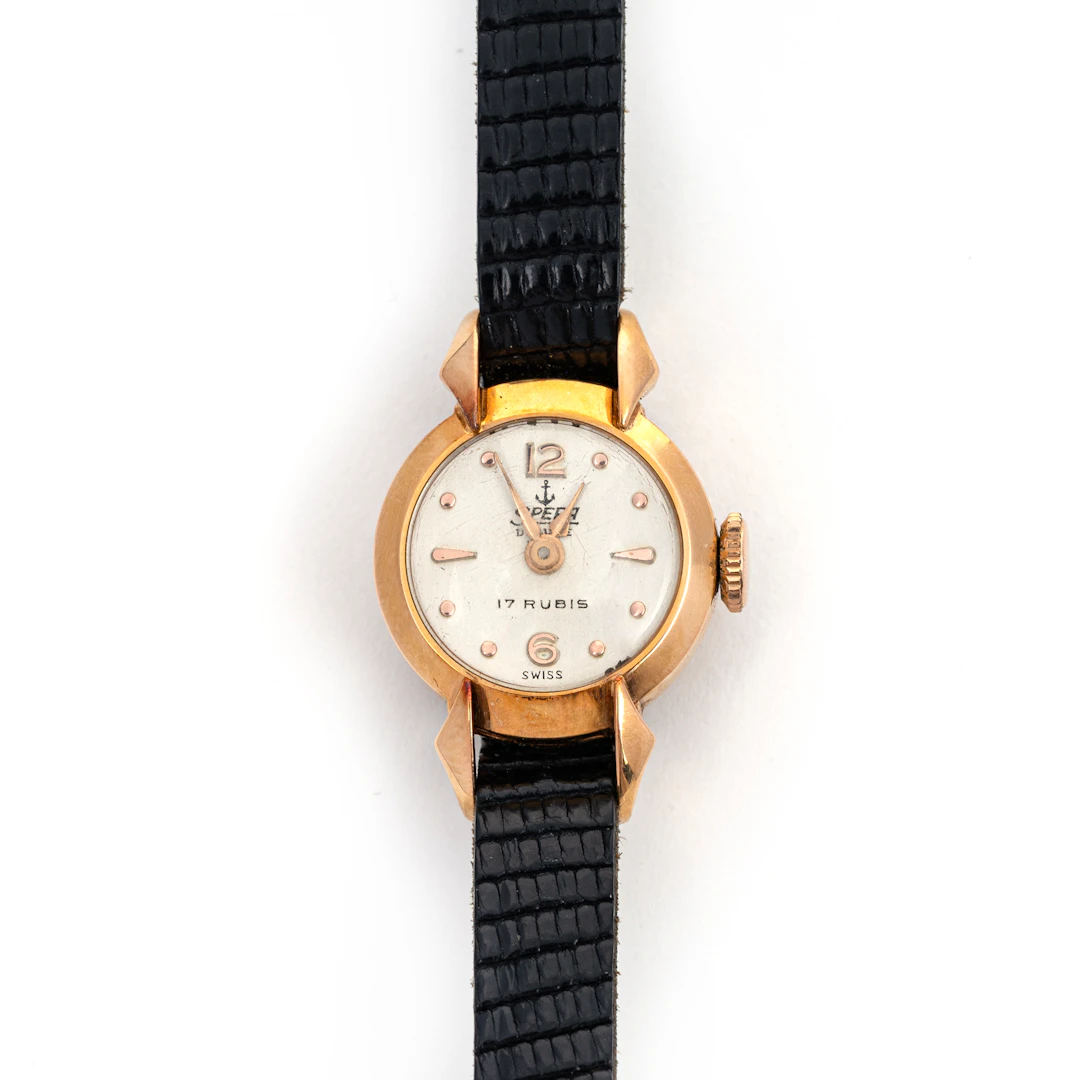 Orologio vintage. Cassa in oro giallo 18kt. Diametro 20 mm. Peso della