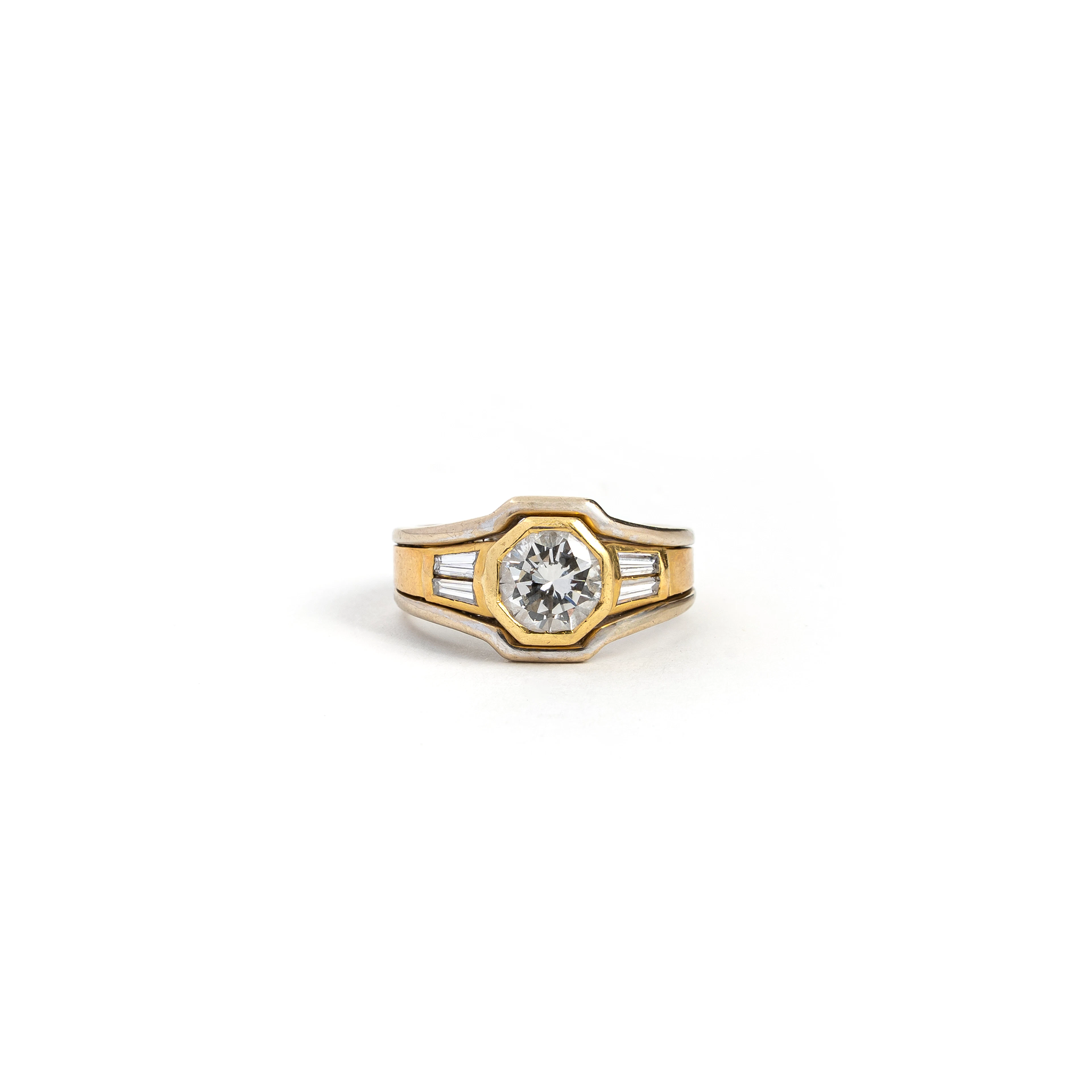 Anello con Diamante. Oro bicolore giallo e bianco 18kt, diamante taglio
