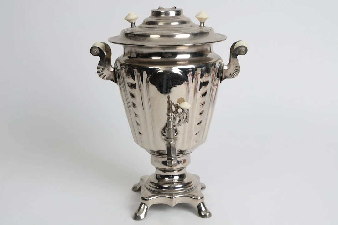 Samovar i metall