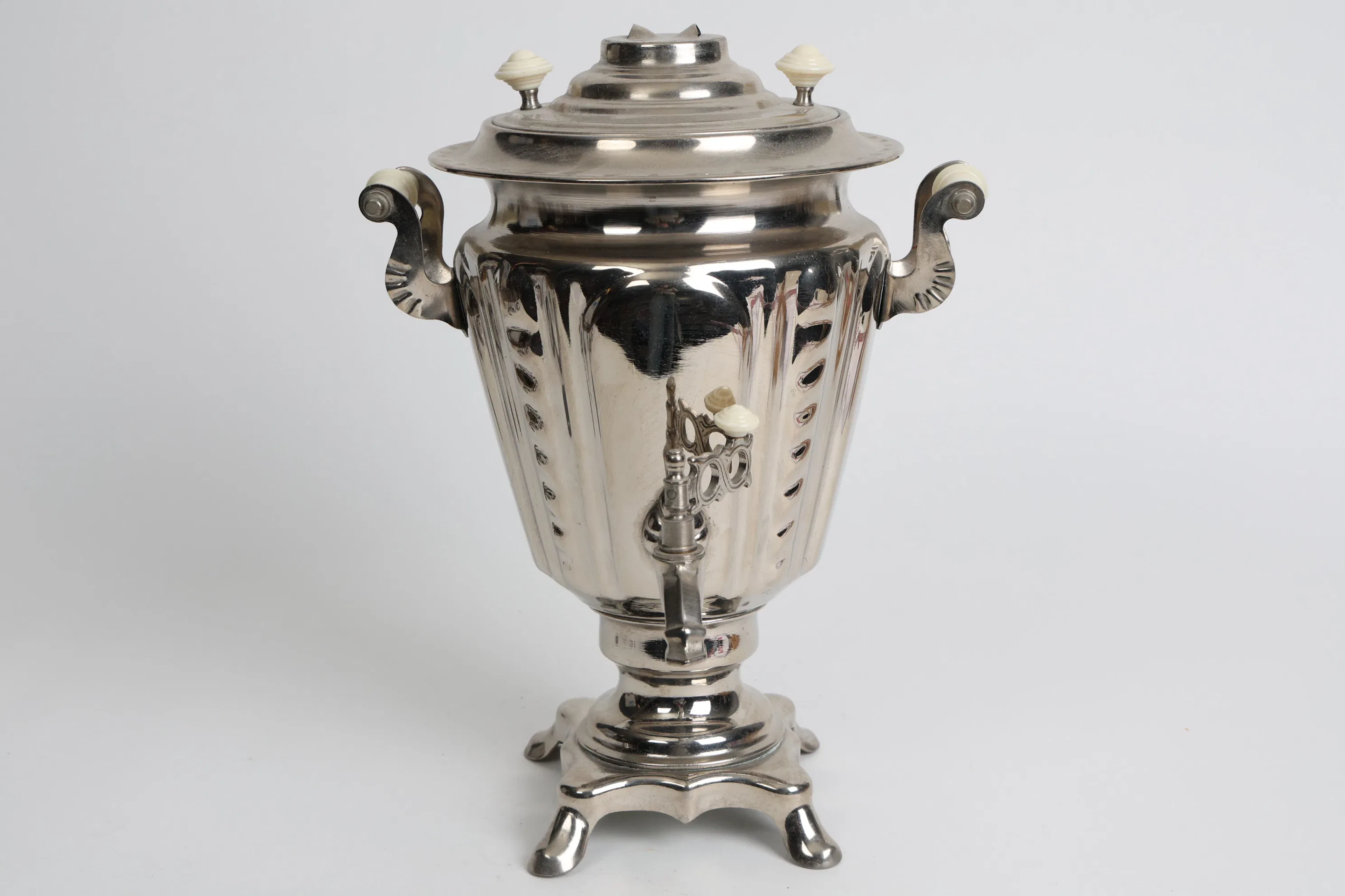 Samovar i metall