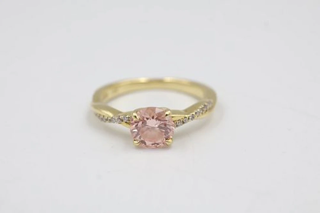 18k Gold & Lab Grown Pink Diamond Ring