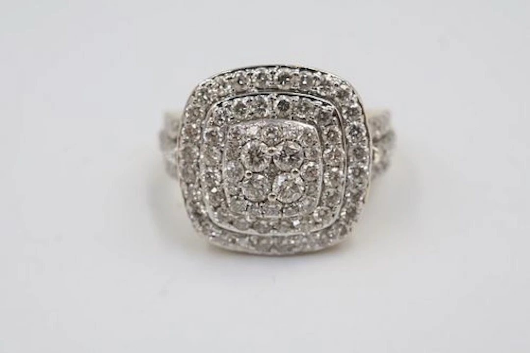 14k Yellow Gold & Diamond ring